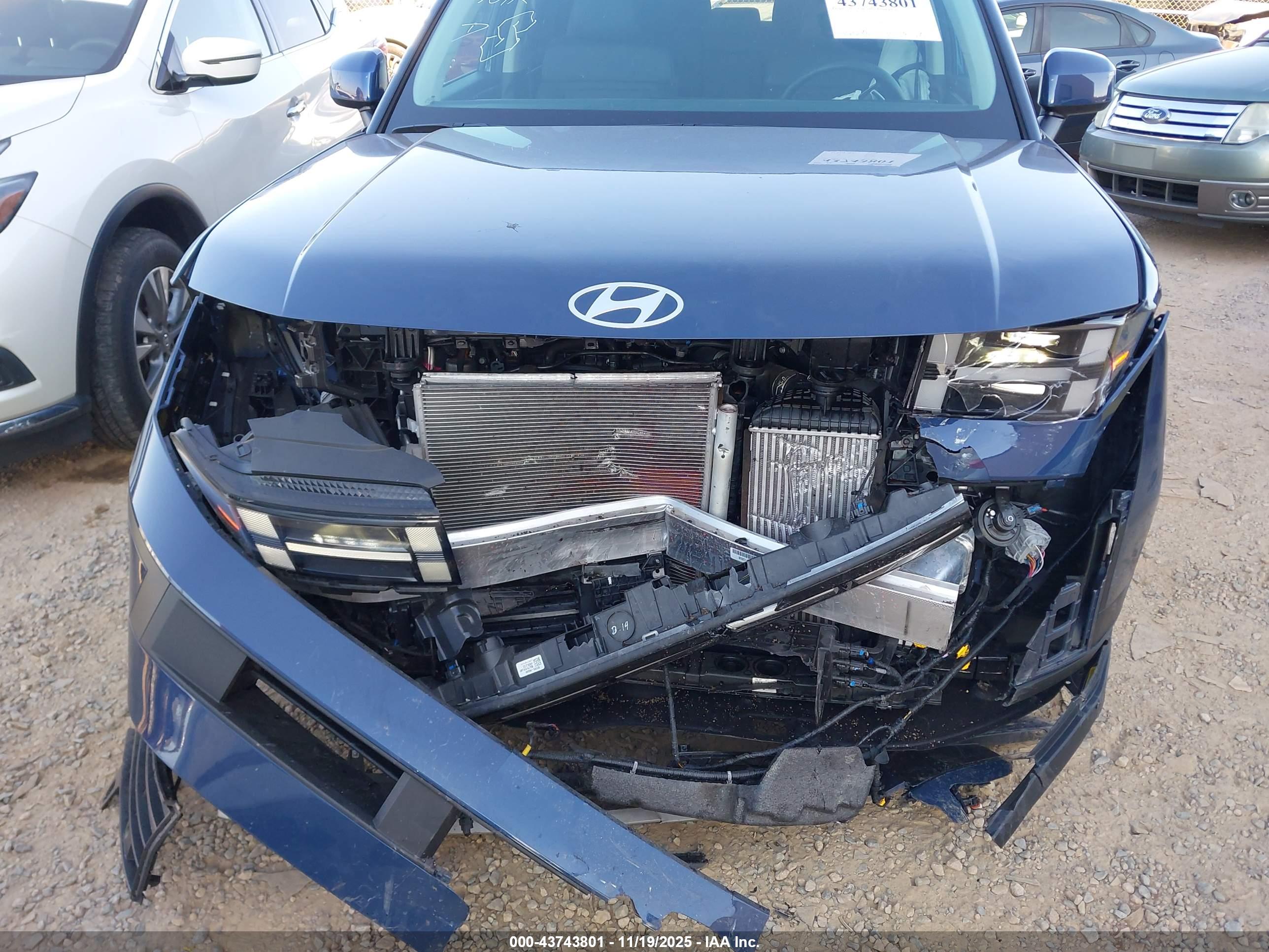 HYUNDAI SANTA image 6