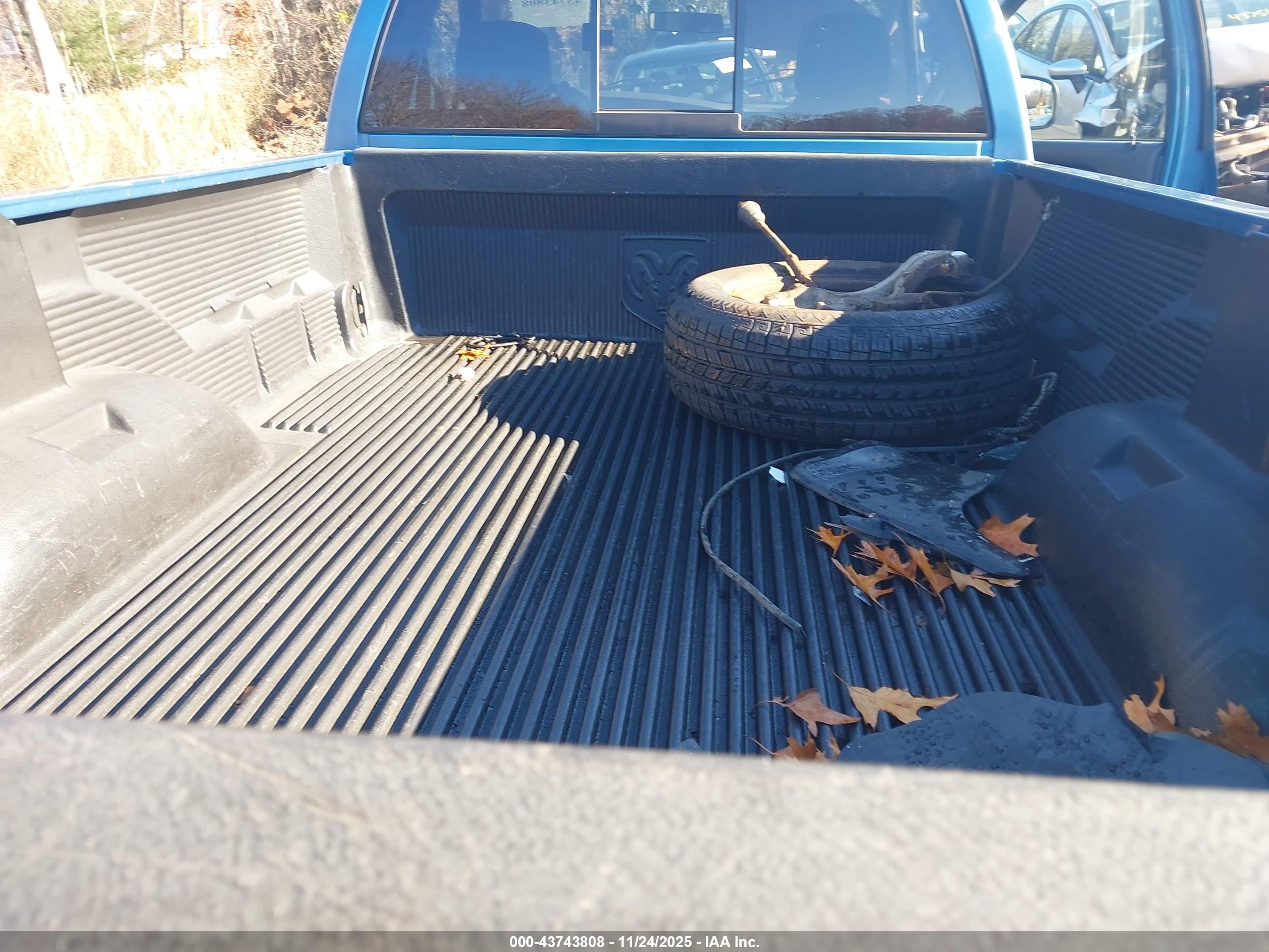 DODGE RAM image 8