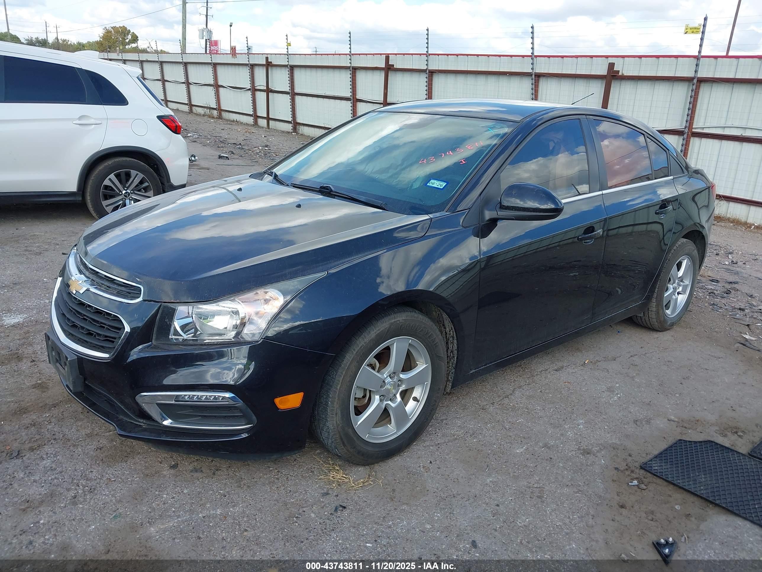 CHEVROLET CRUZE image 2