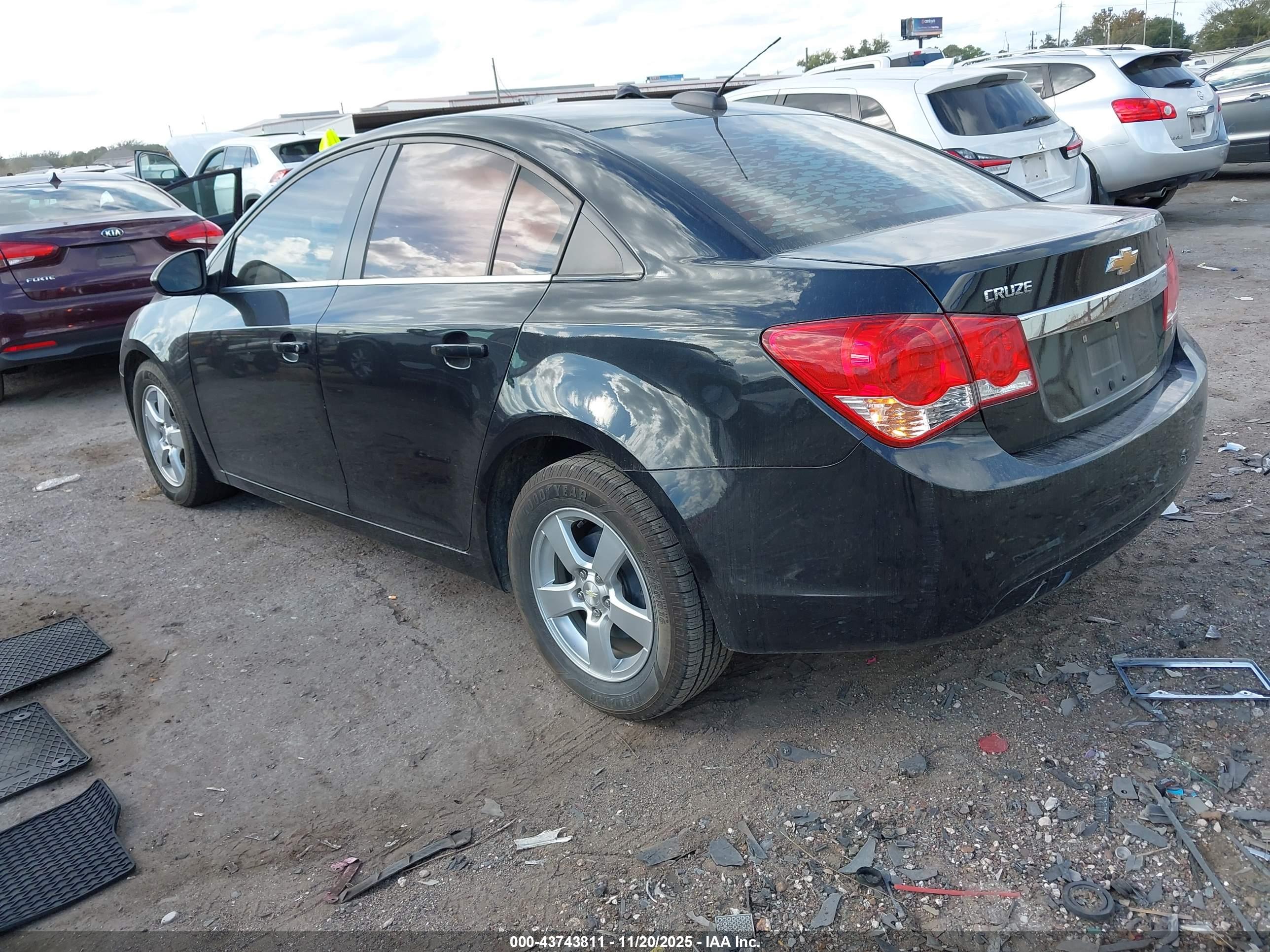 CHEVROLET CRUZE image 3