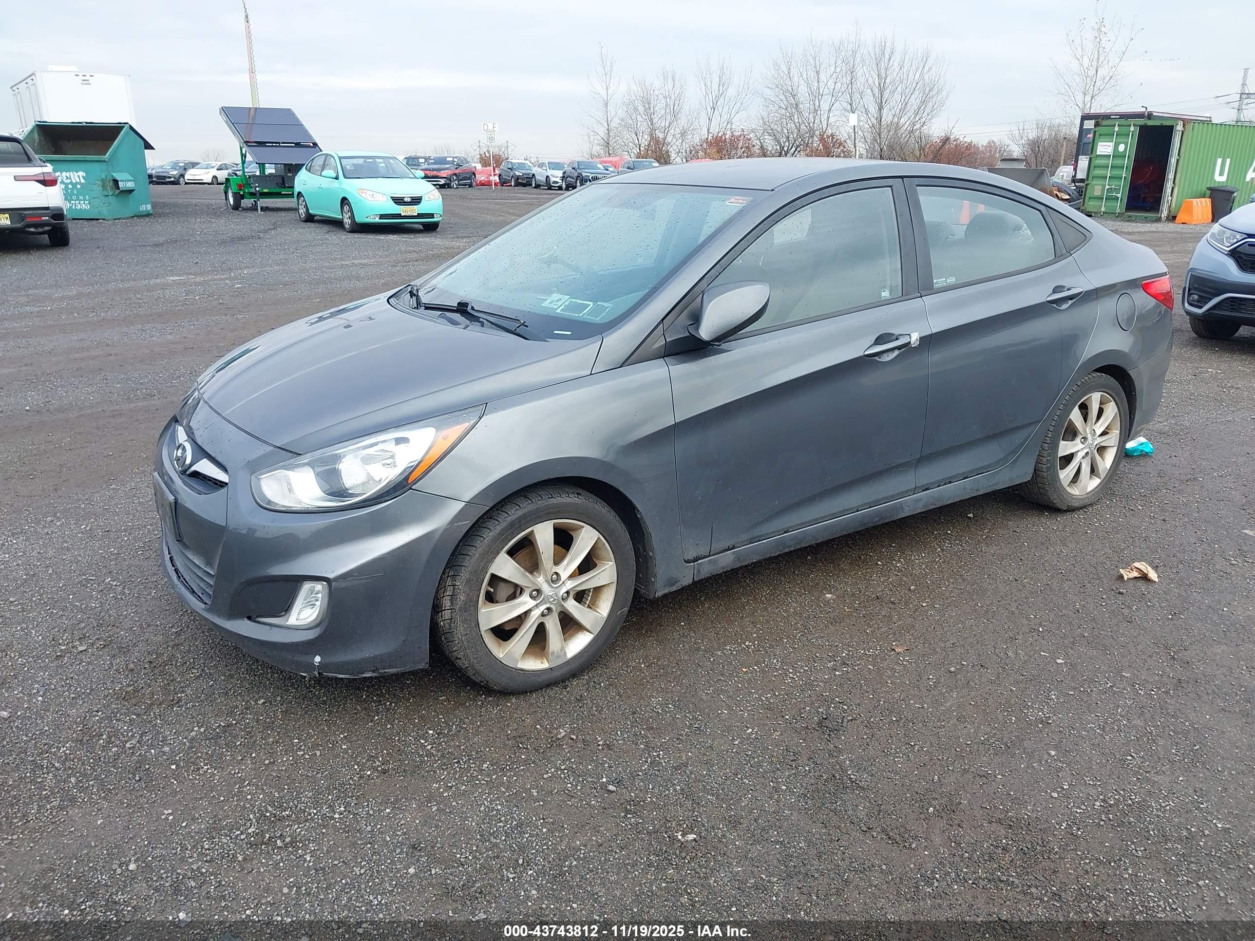 HYUNDAI ACCENT image 2
