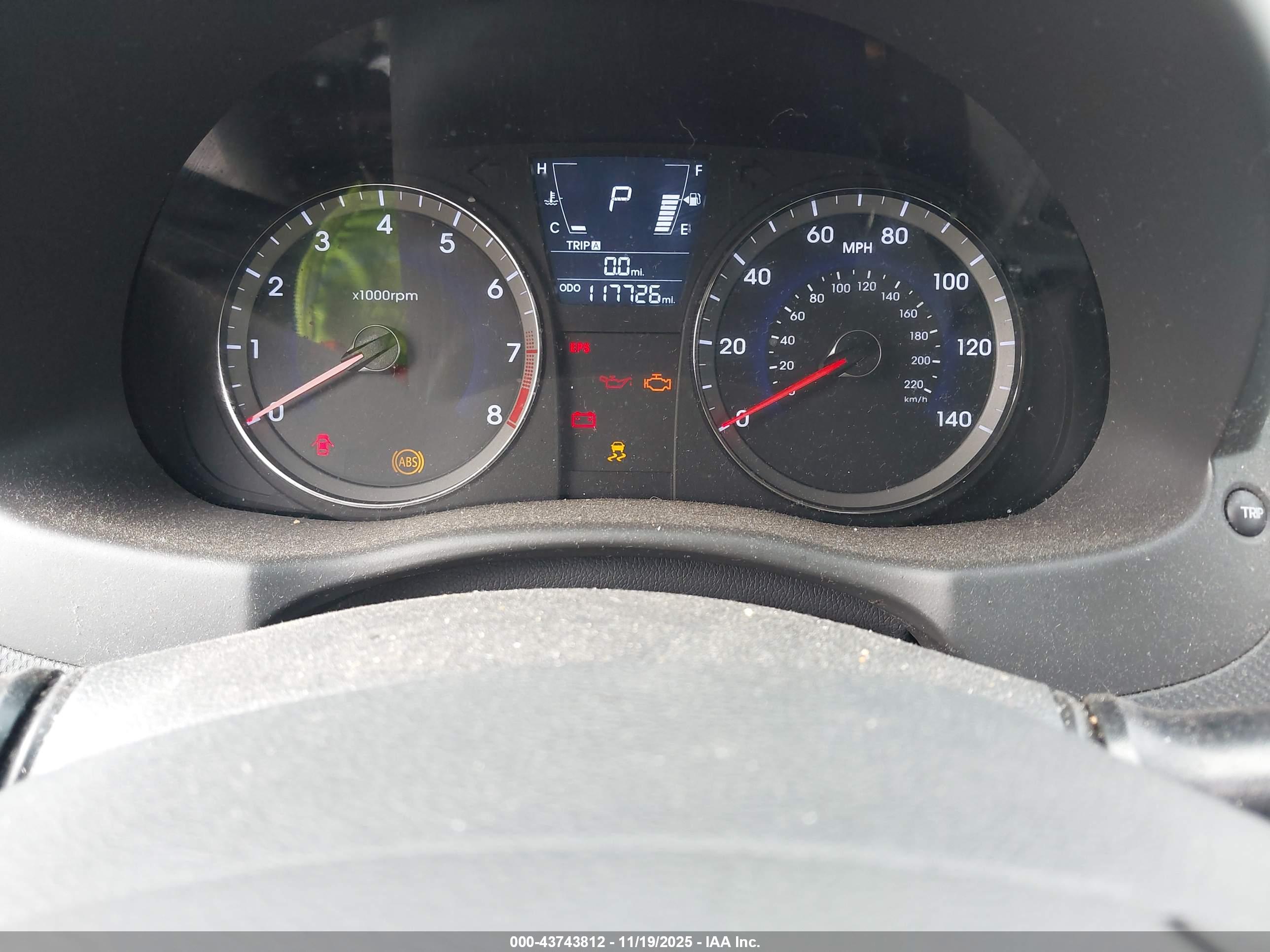 HYUNDAI ACCENT image 7