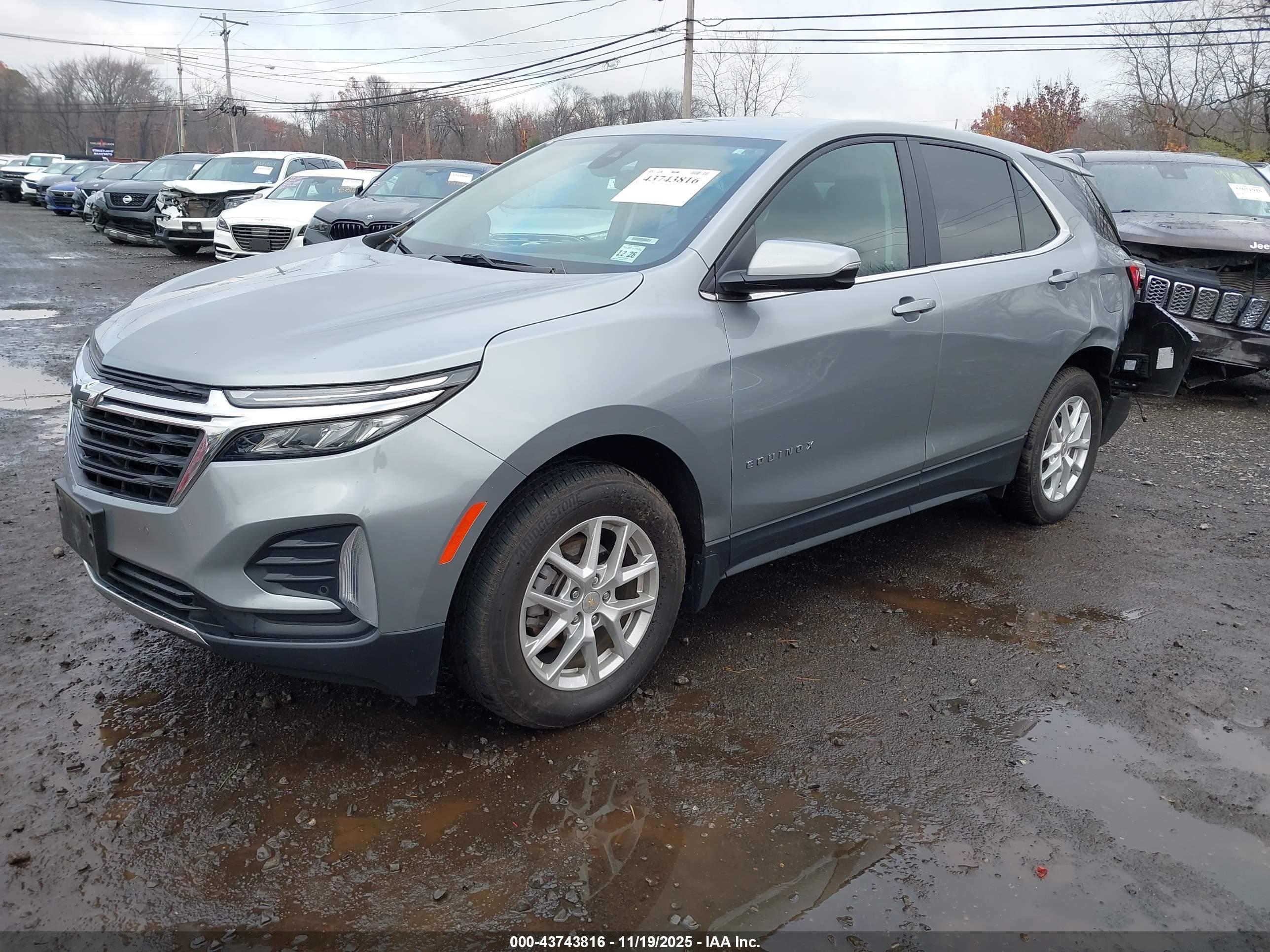 CHEVROLET EQUINOX image 2