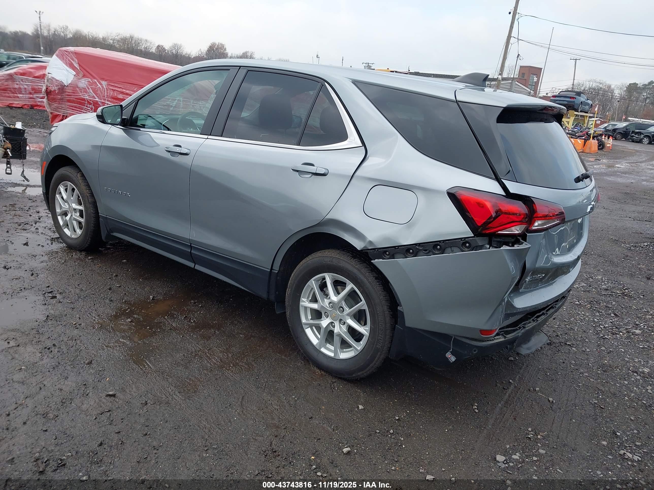 CHEVROLET EQUINOX image 3
