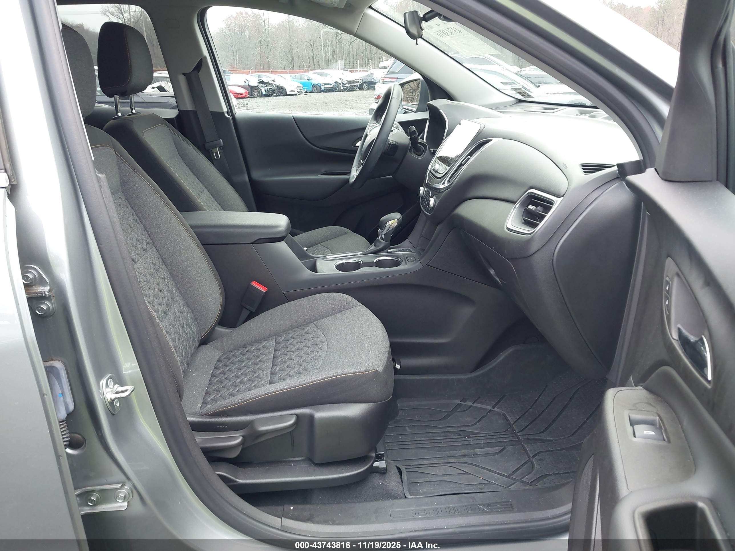 CHEVROLET EQUINOX image 5