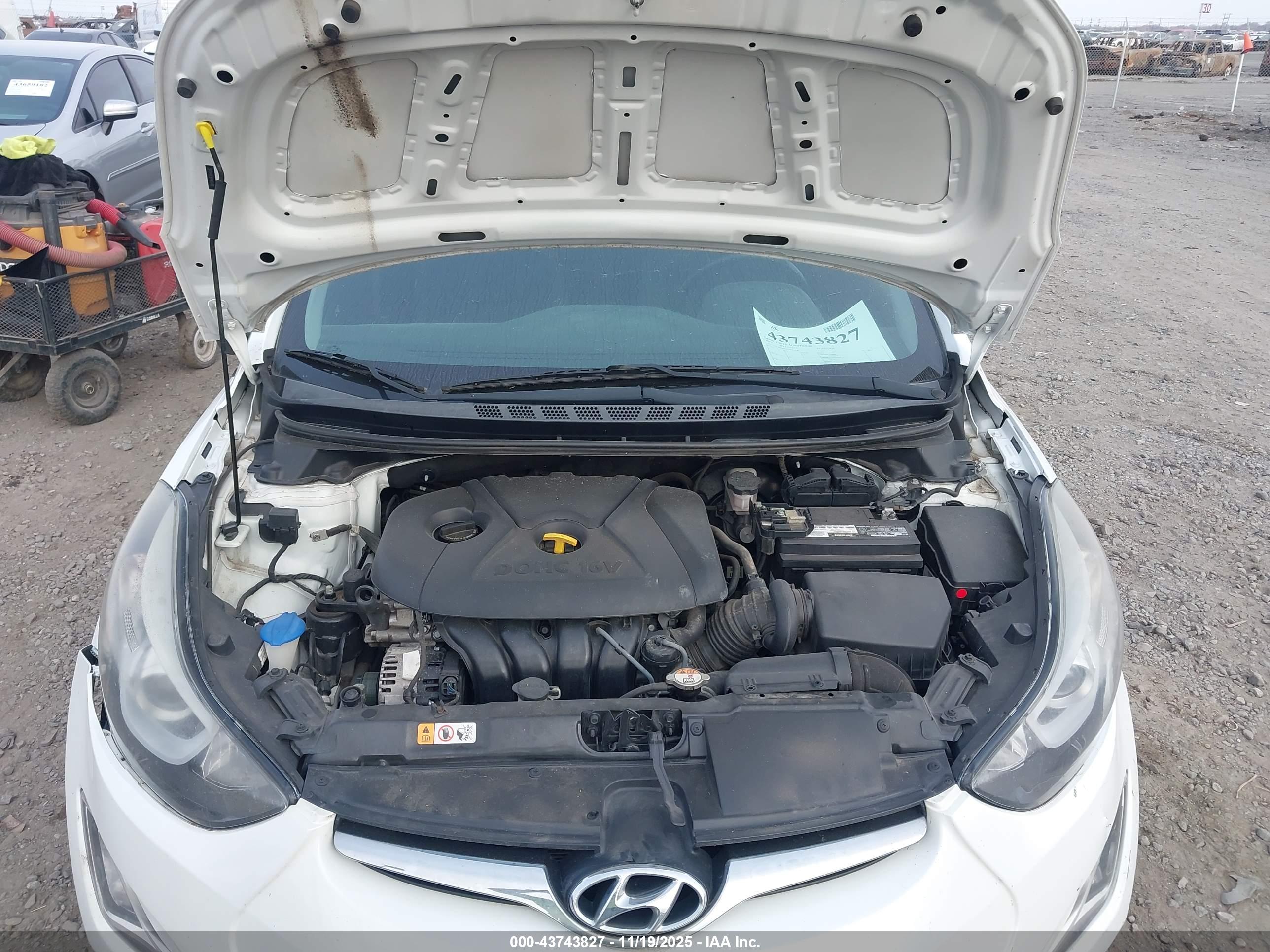 HYUNDAI ELANTRA image 10