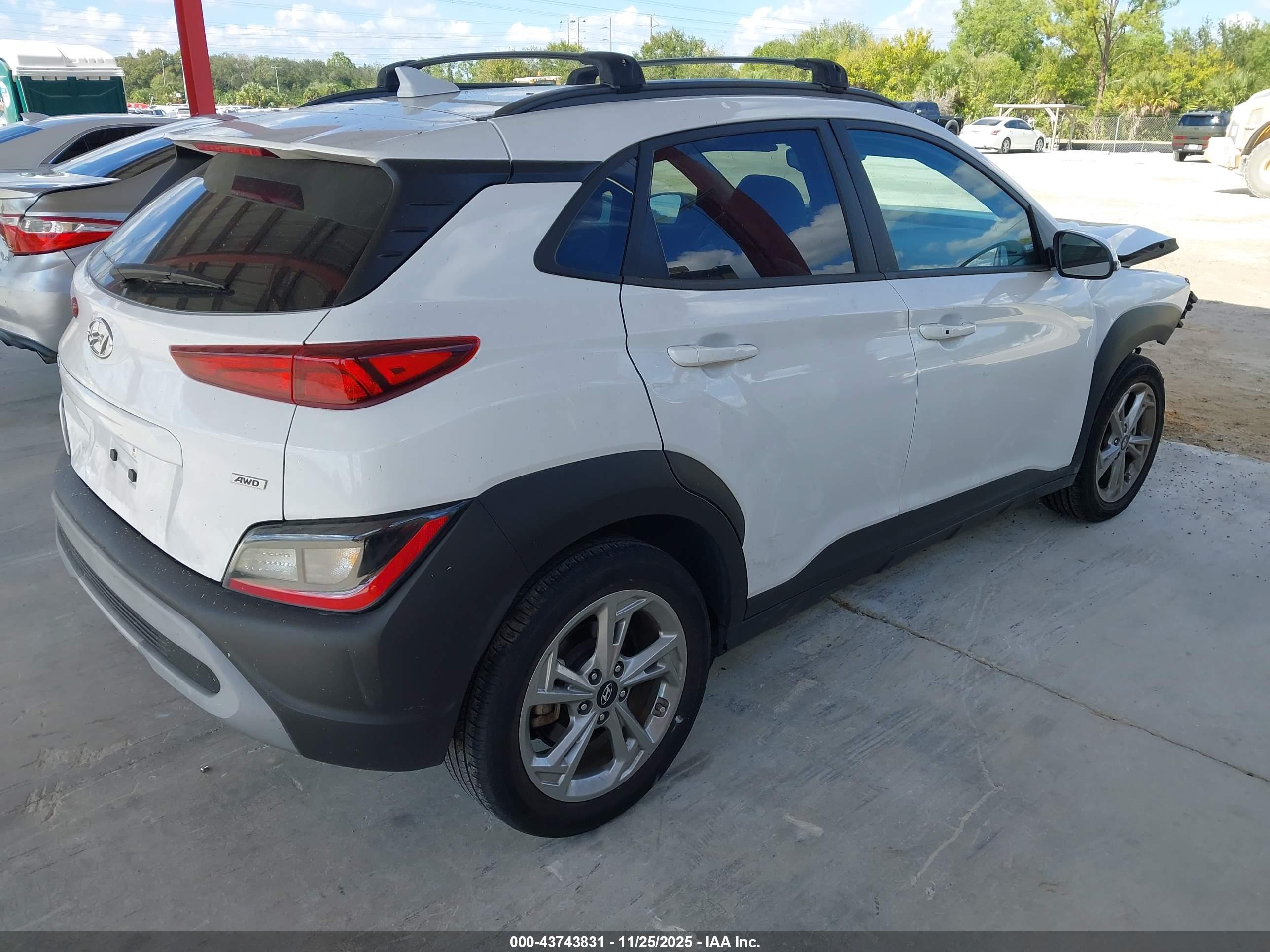 HYUNDAI KONA image 4