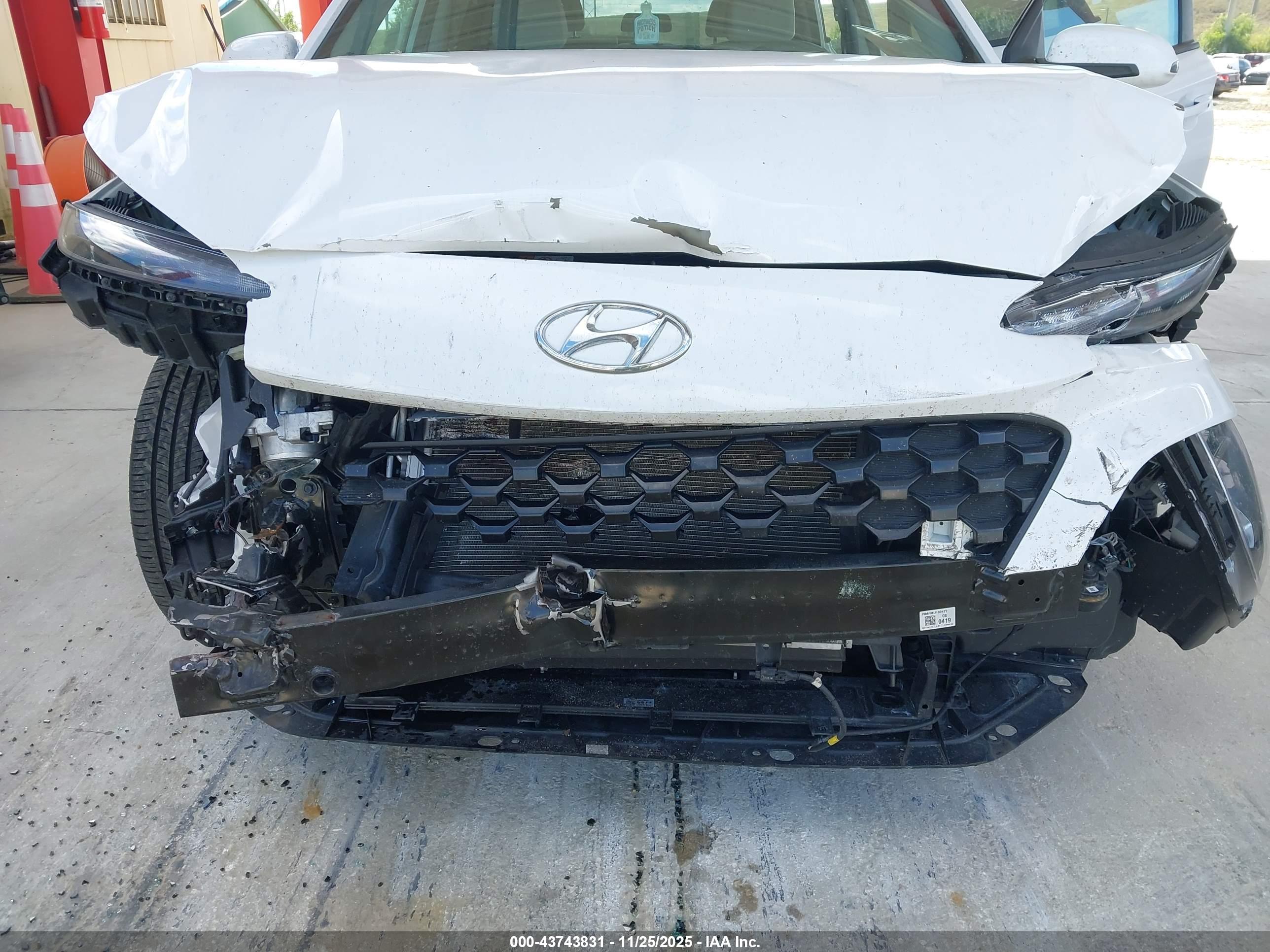 HYUNDAI KONA image 6