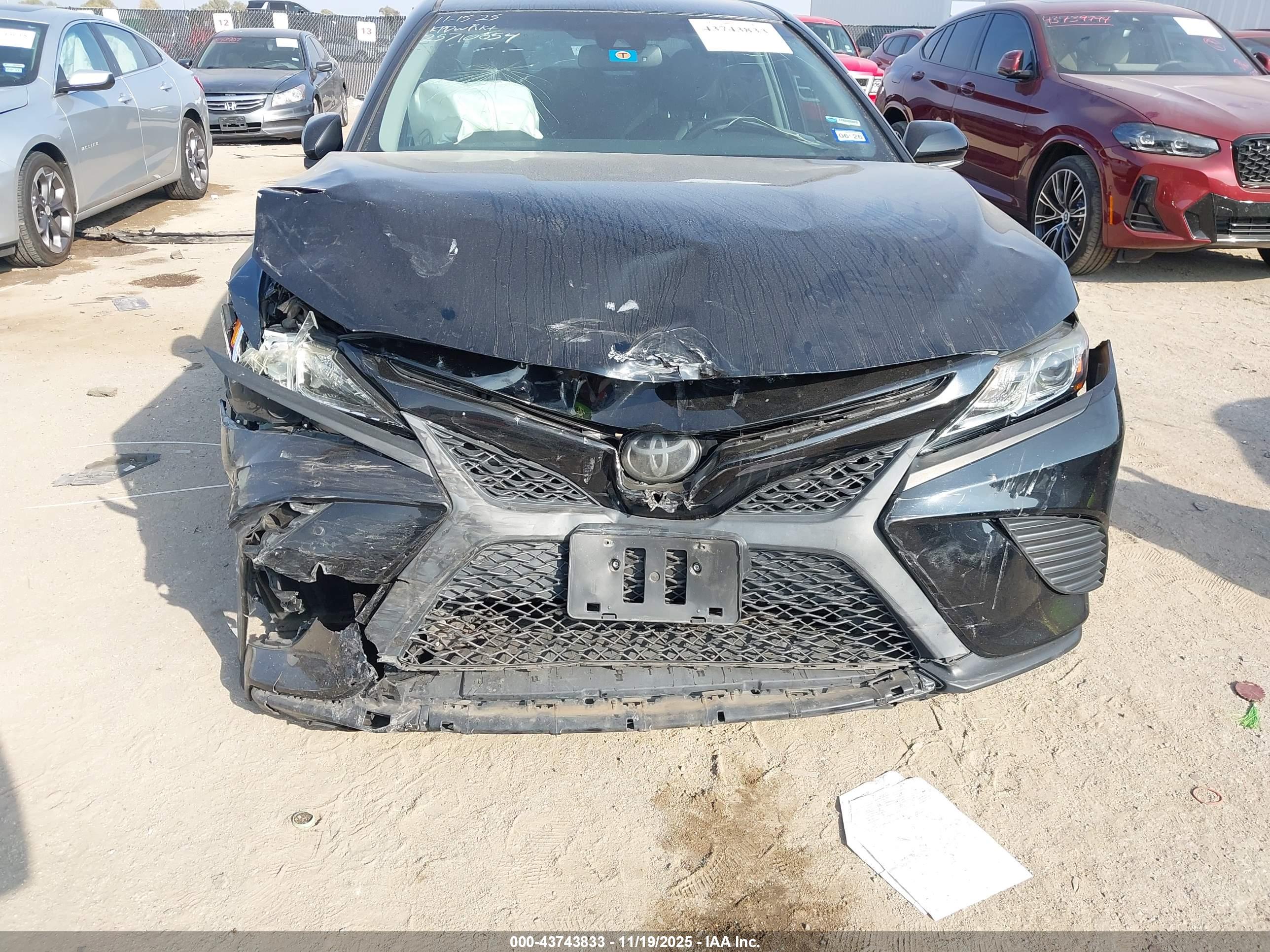 TOYOTA CAMRY image 6