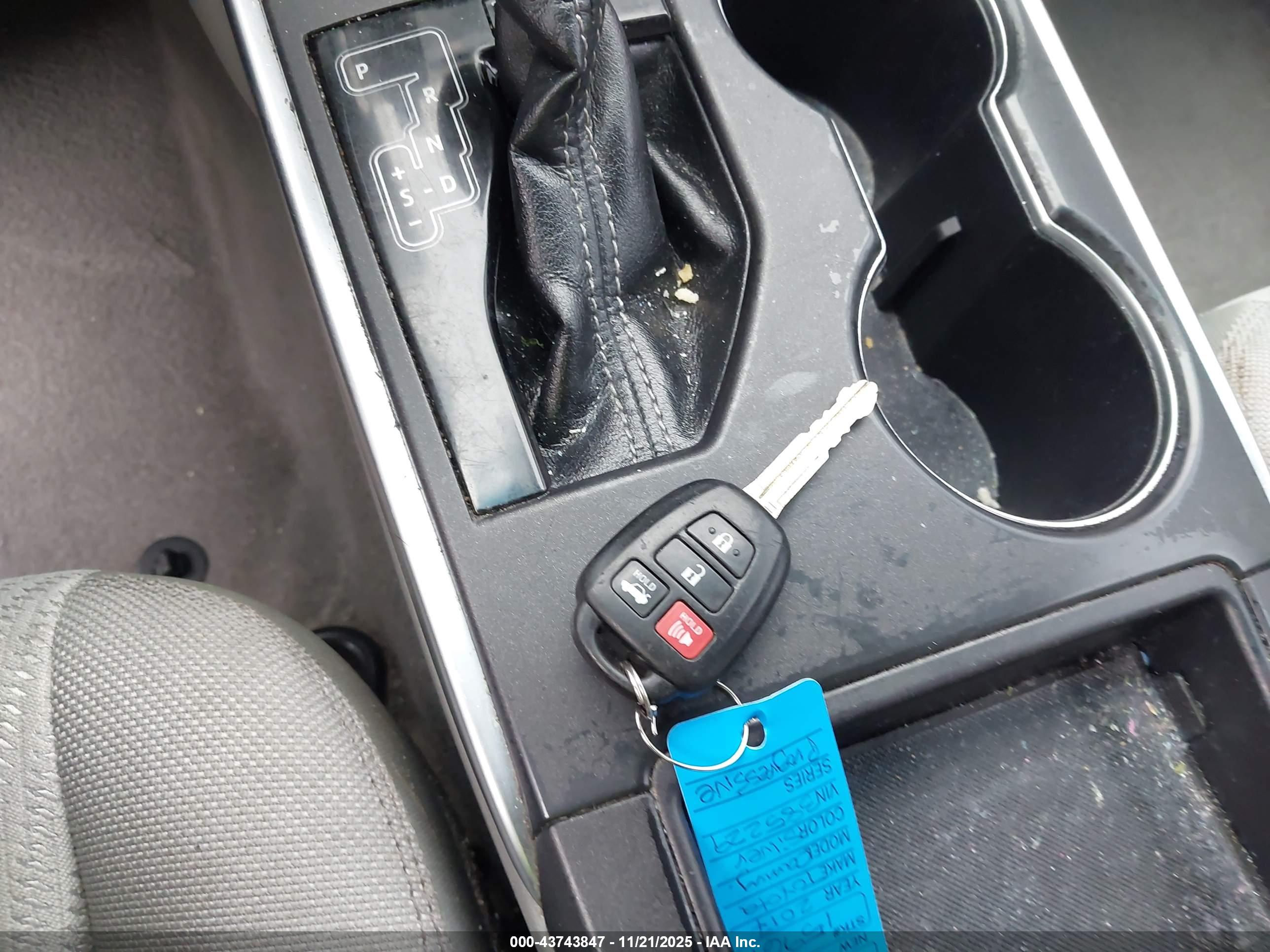 TOYOTA CAMRY image 11