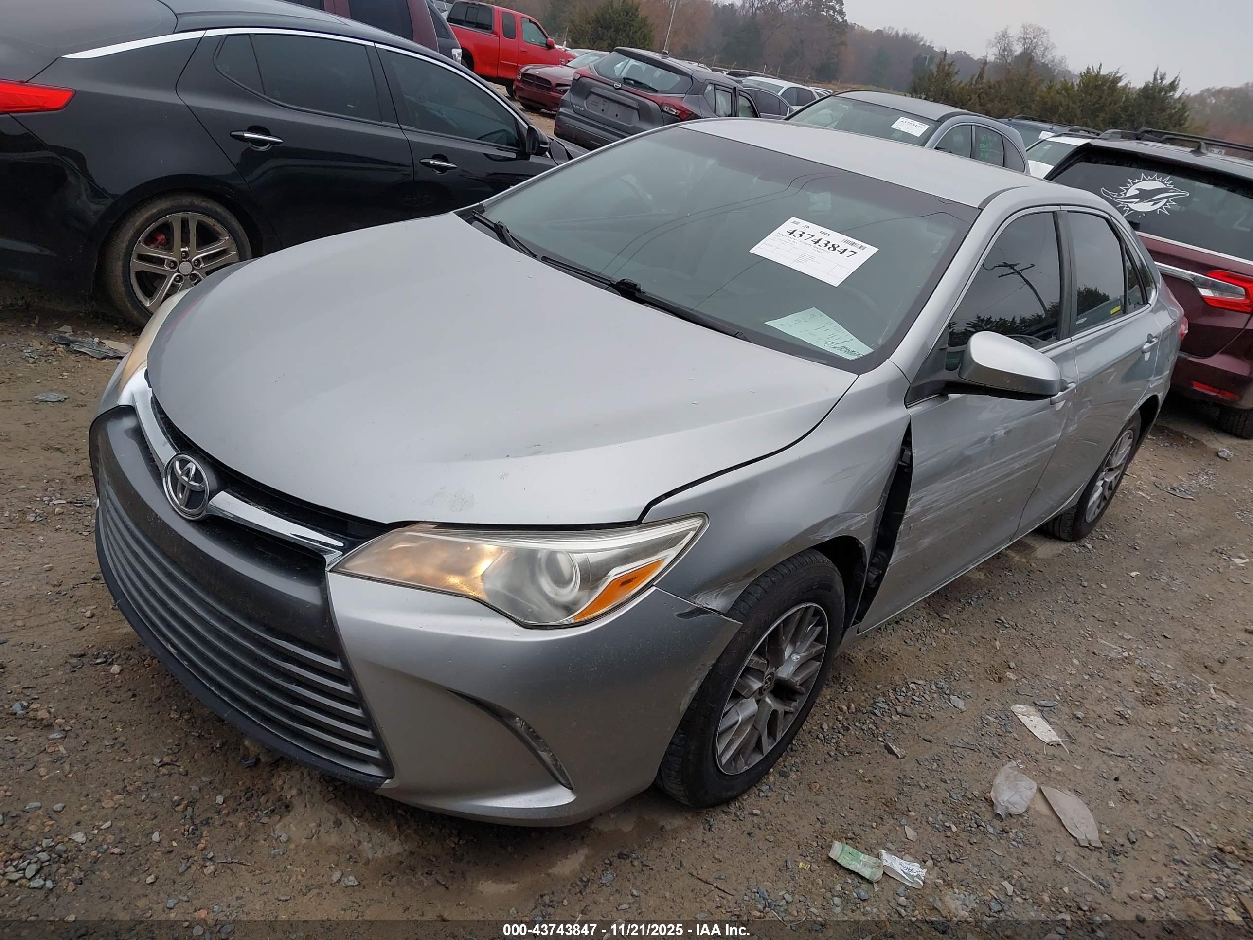 TOYOTA CAMRY image 2