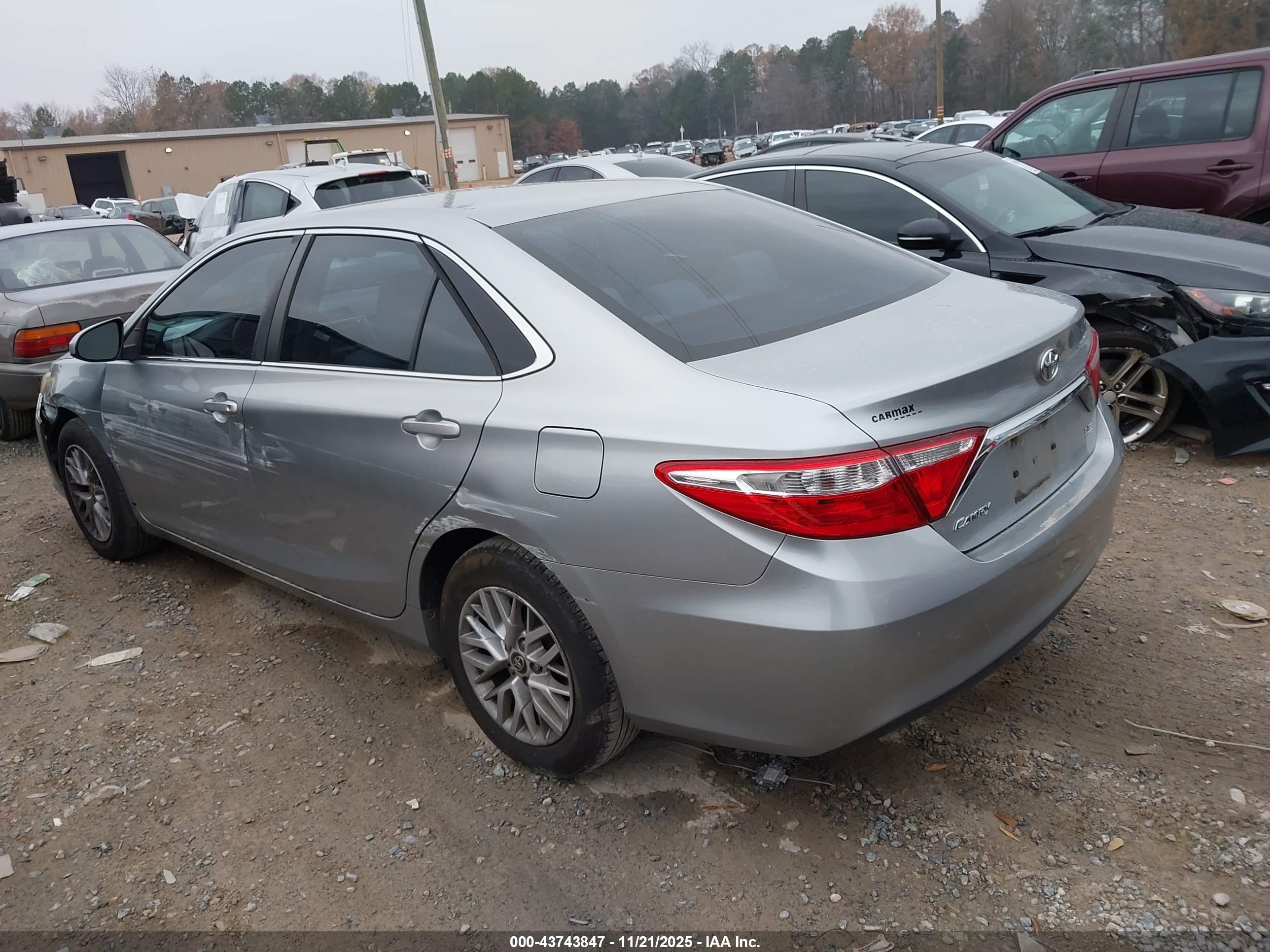 TOYOTA CAMRY image 3