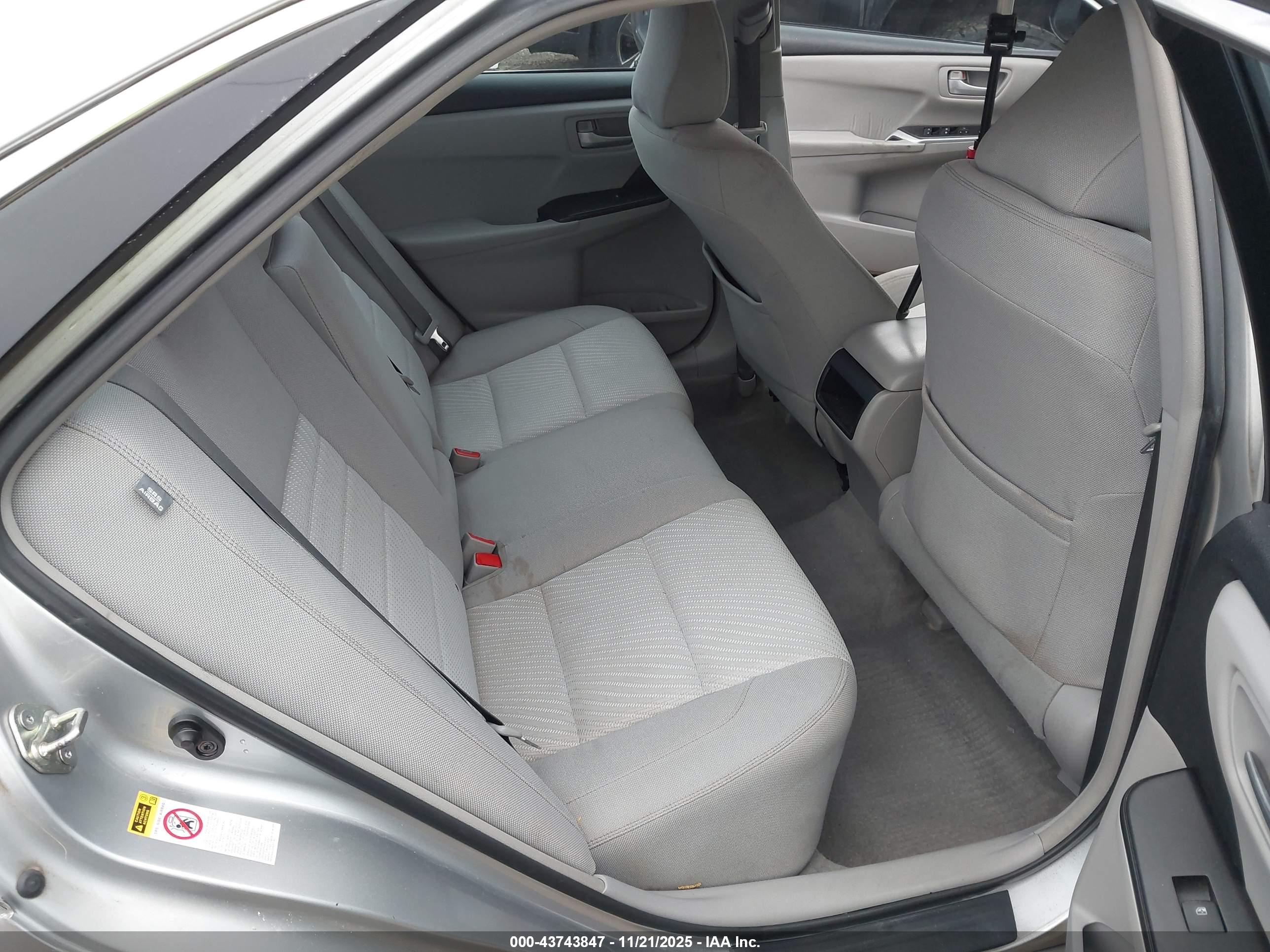 TOYOTA CAMRY image 8