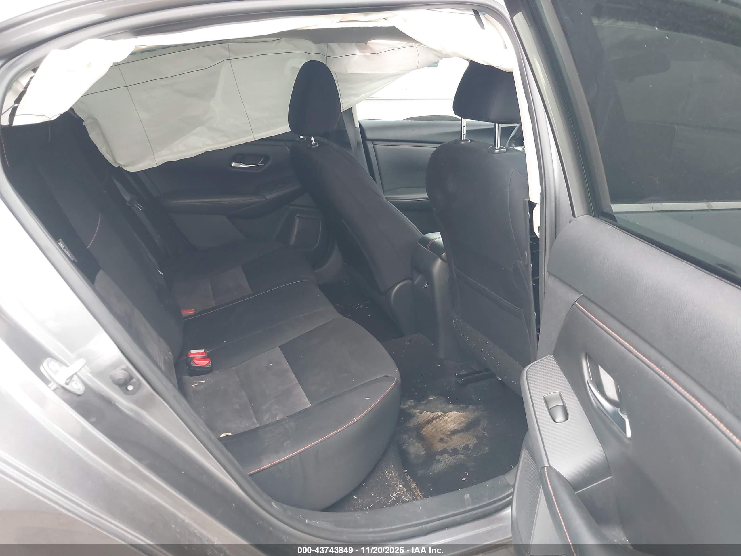 NISSAN SENTRA image 8