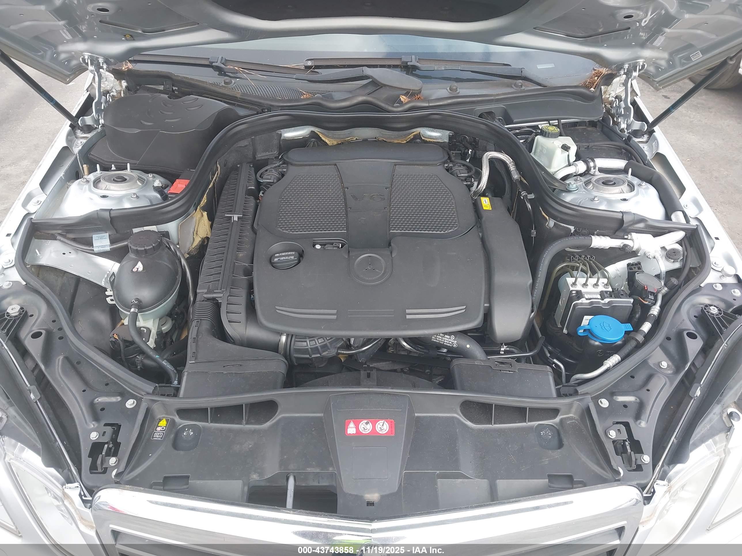 MERCEDES-BENZ E image 10