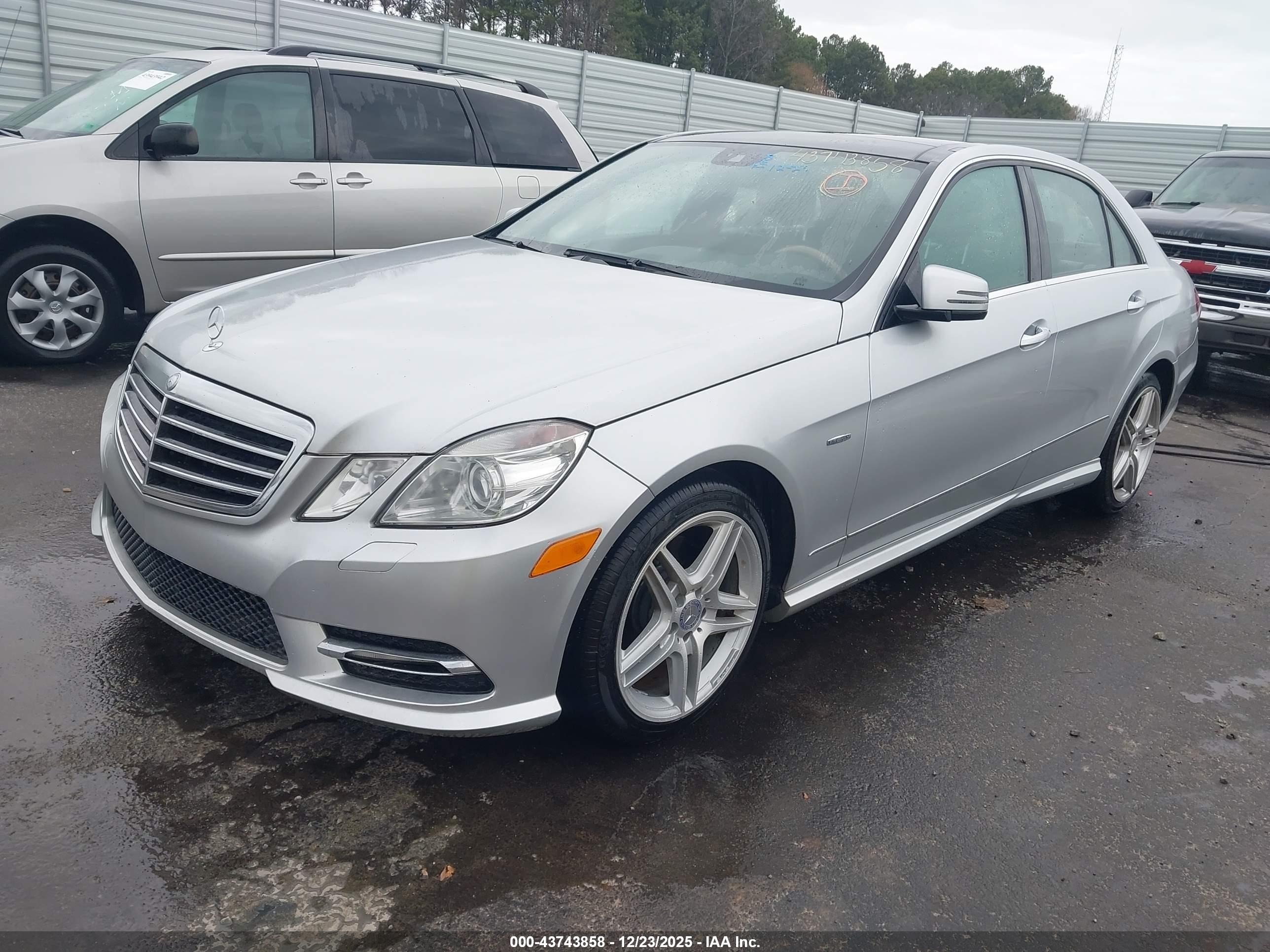MERCEDES-BENZ E image 2