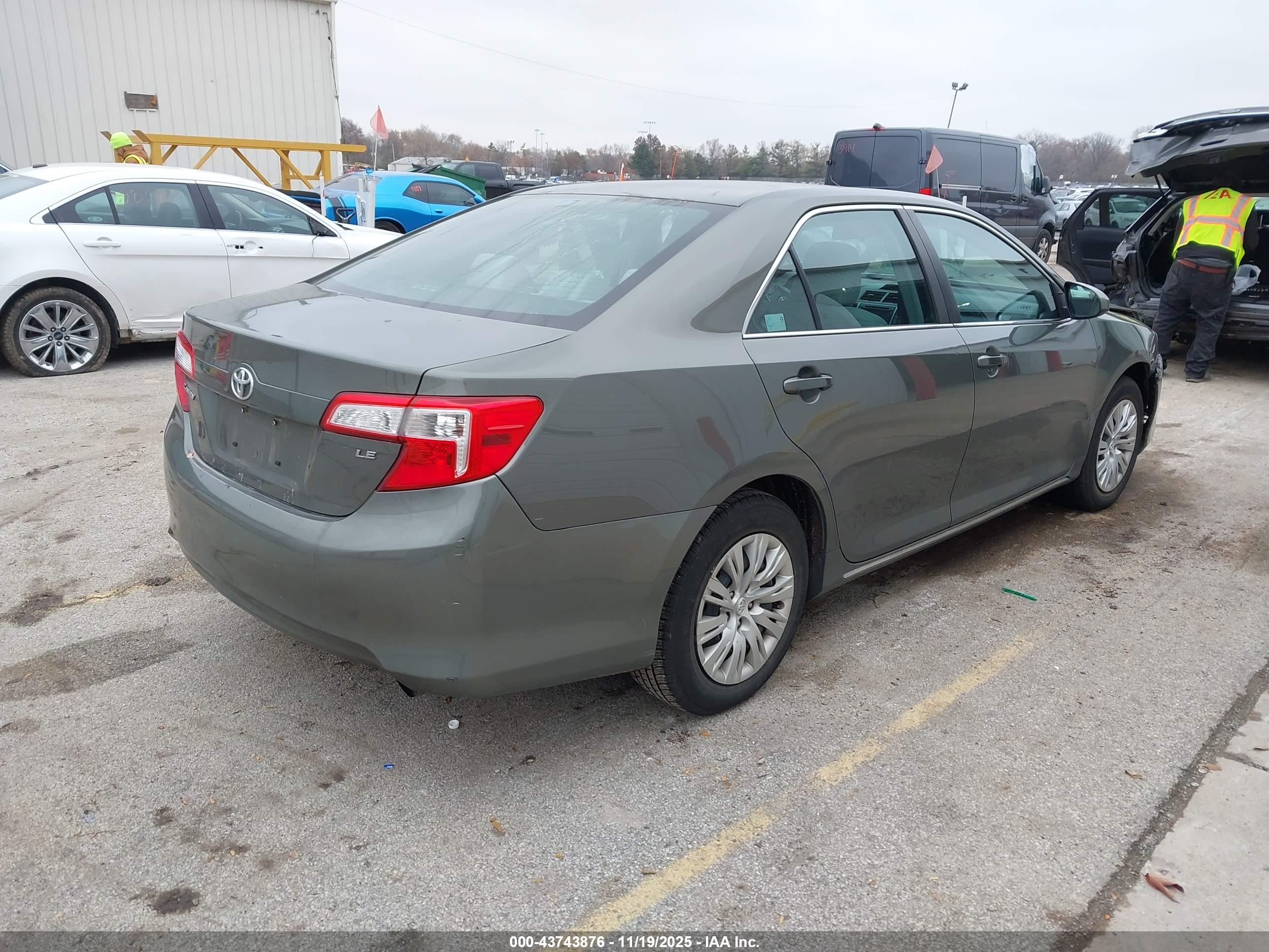 TOYOTA CAMRY image 4