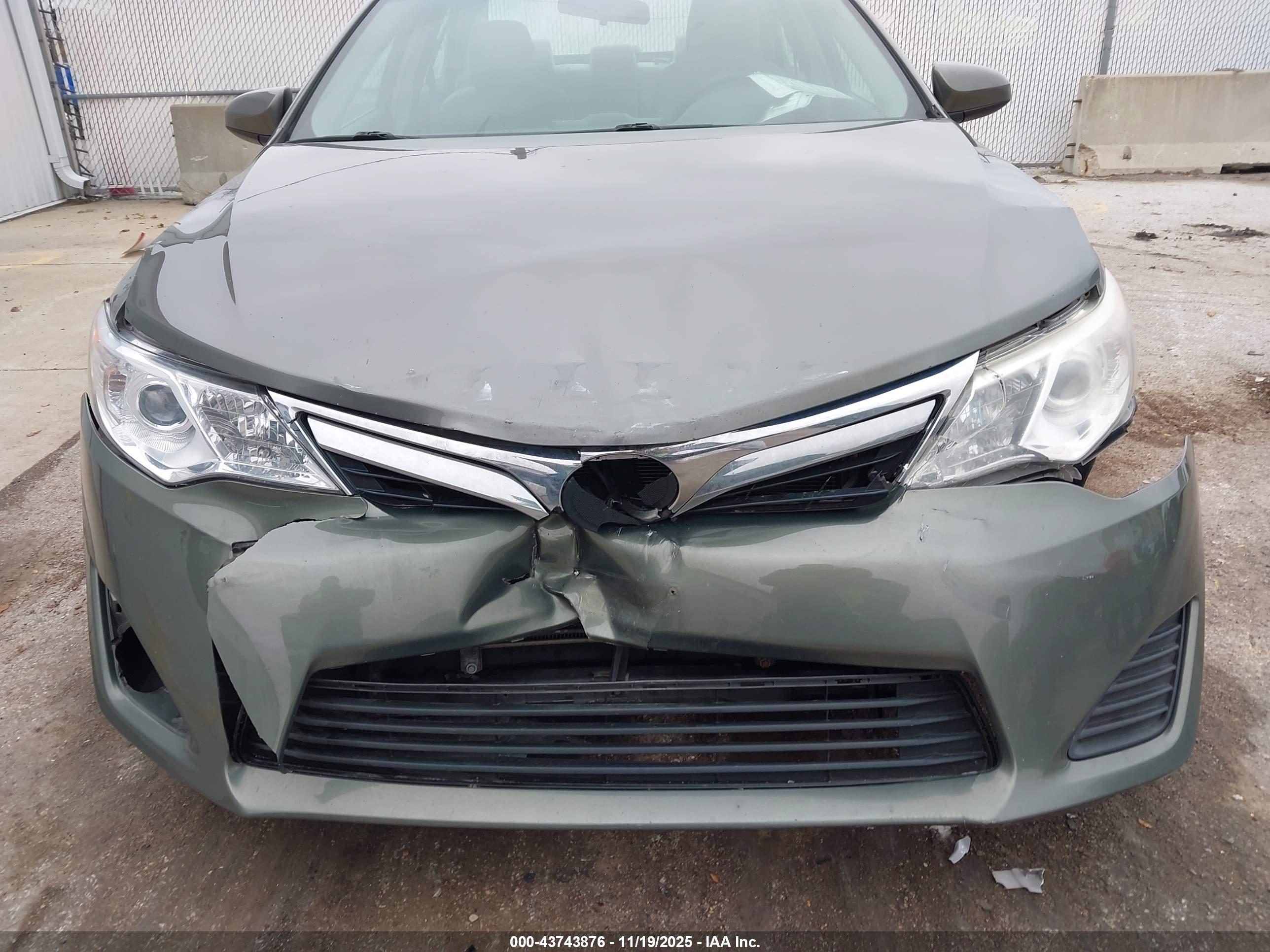 TOYOTA CAMRY image 6