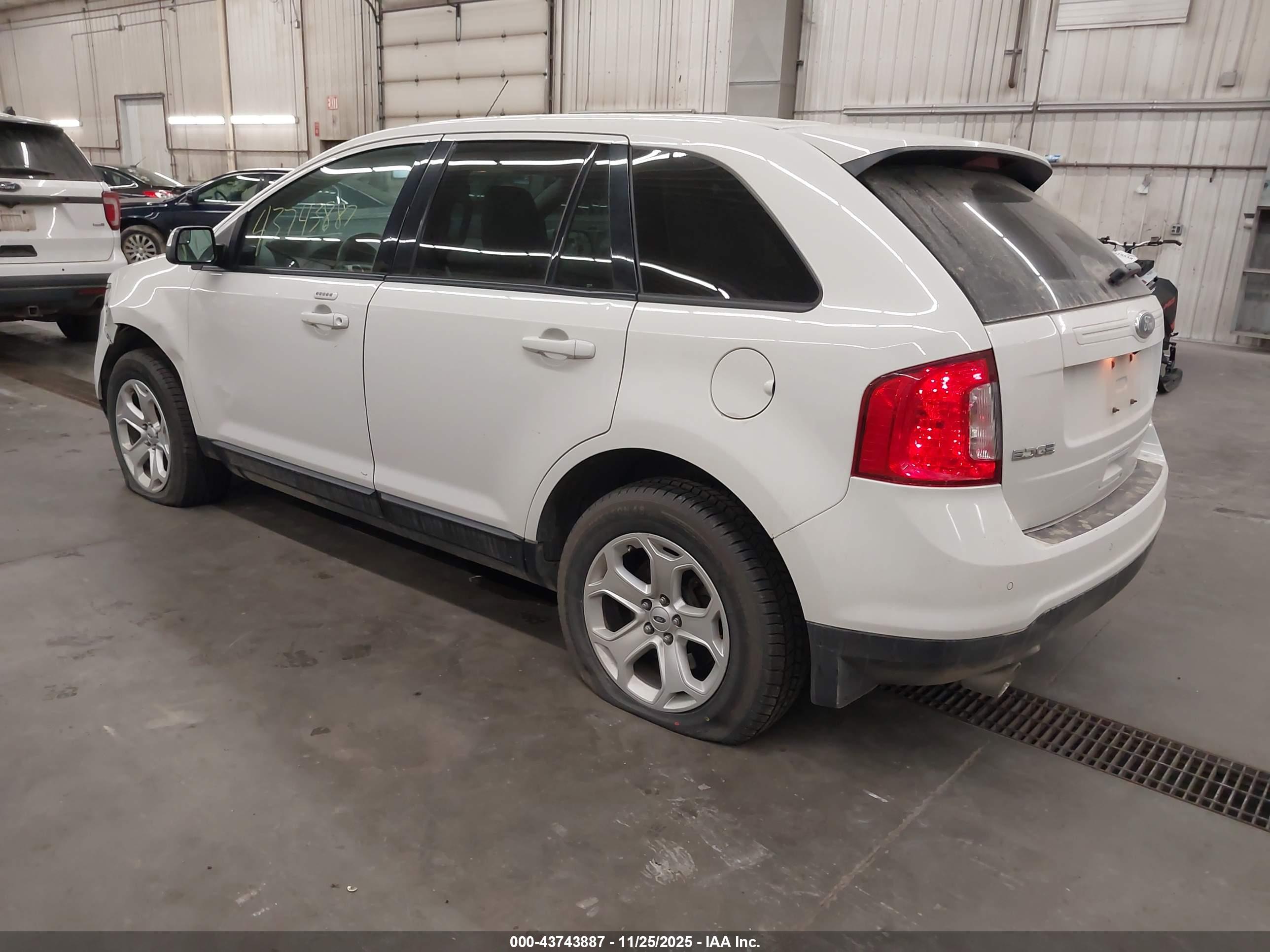 FORD EDGE image 3
