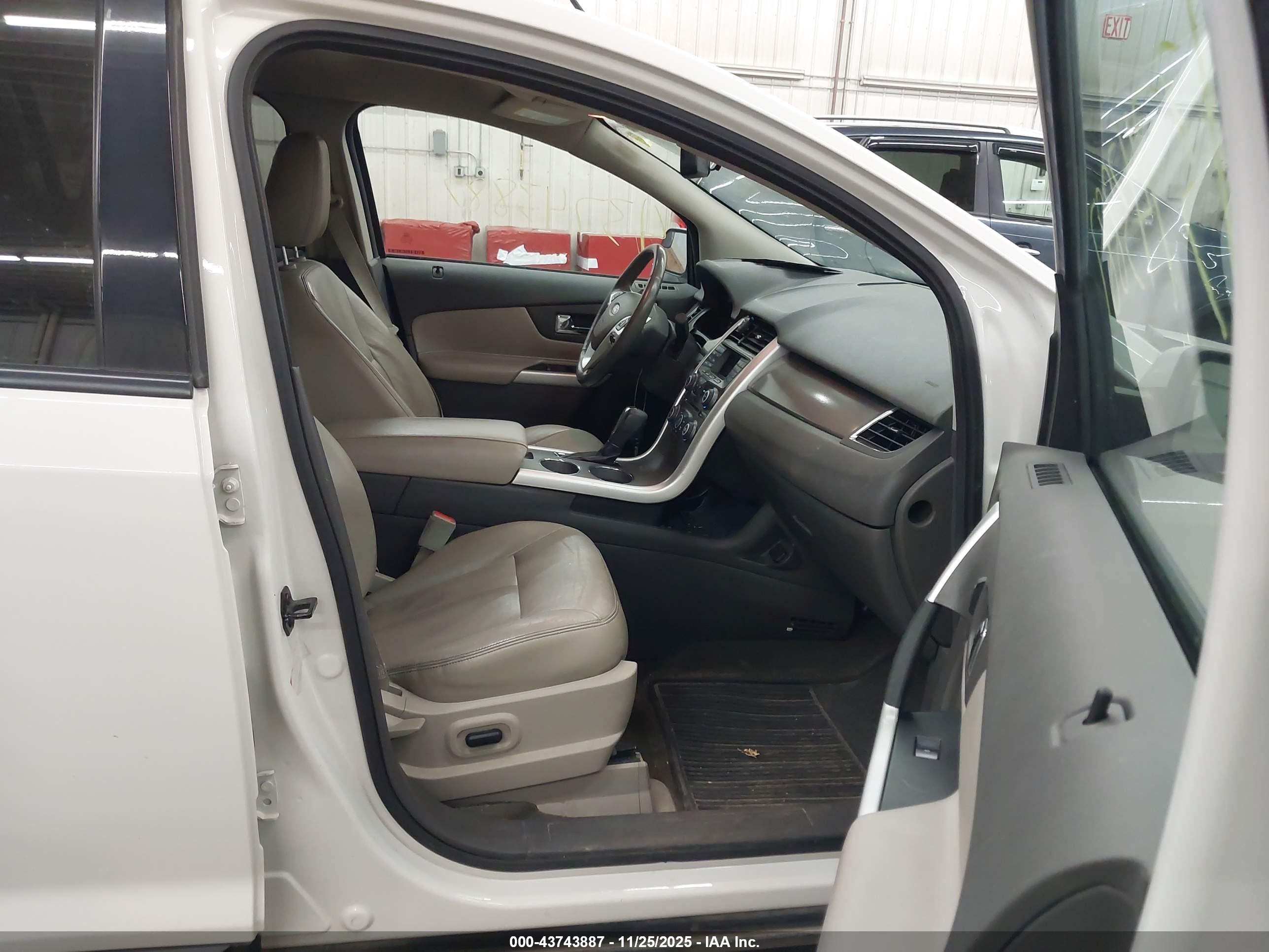 FORD EDGE image 5