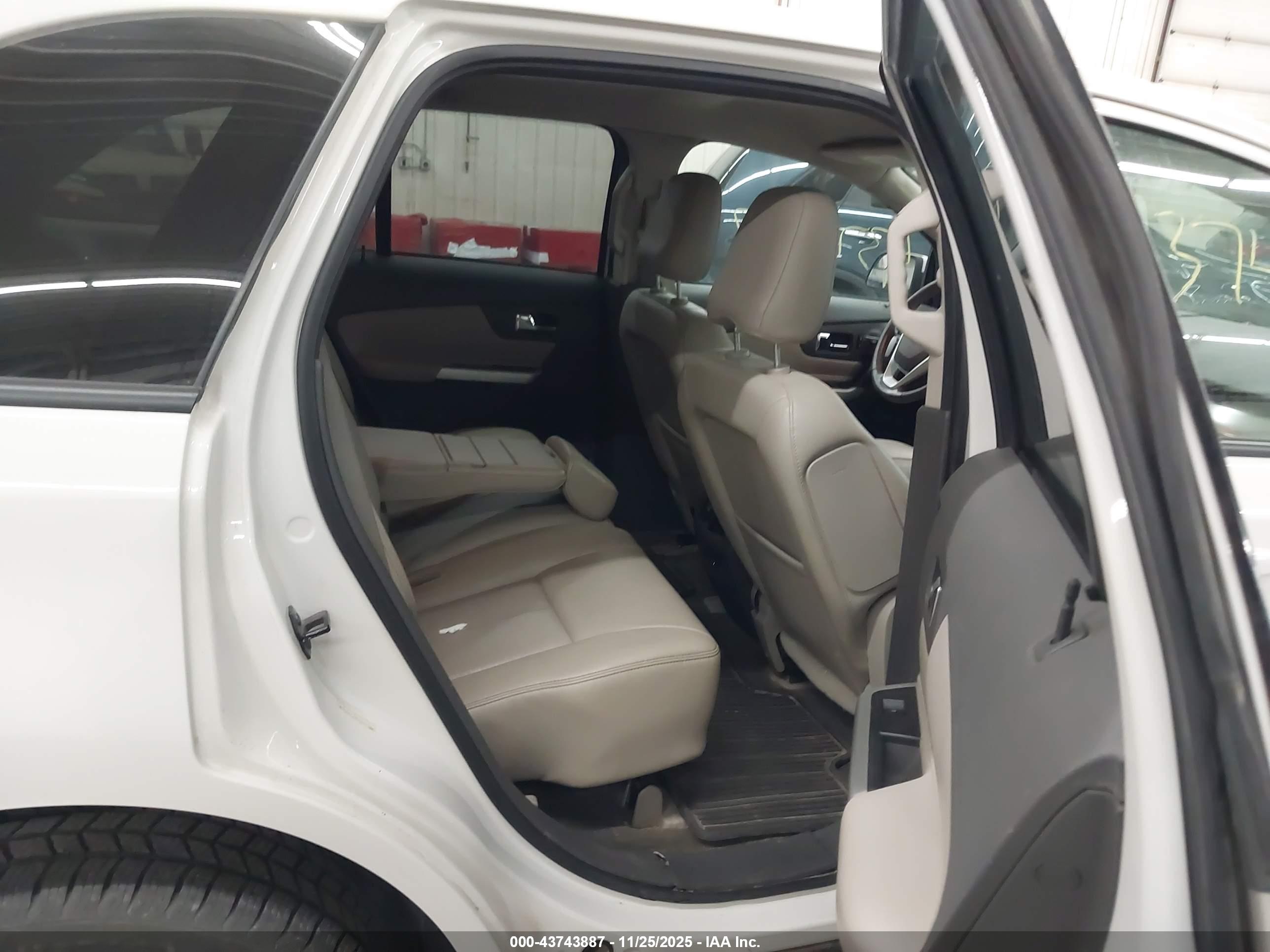 FORD EDGE image 8