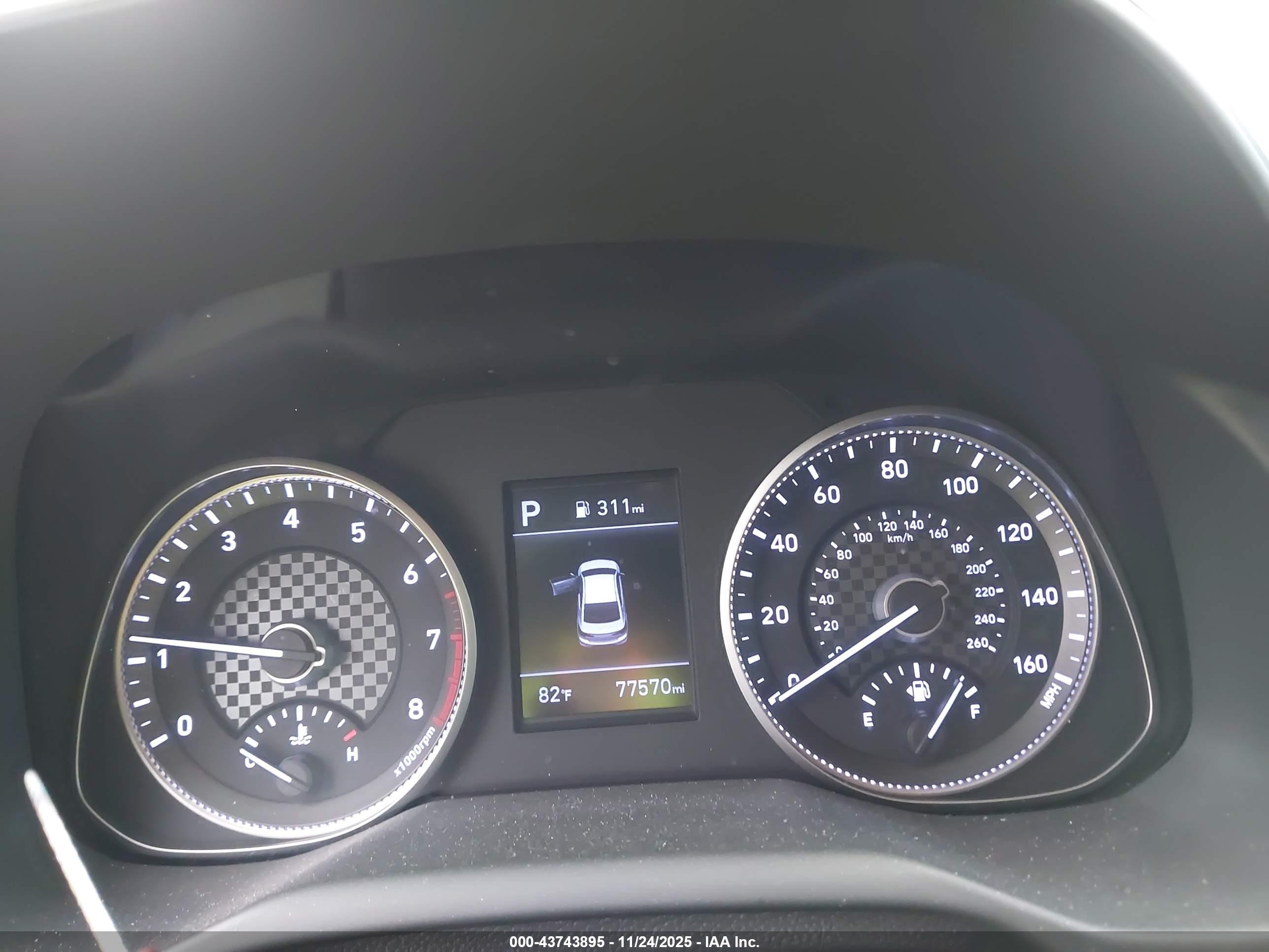 HYUNDAI ELANTRA image 7