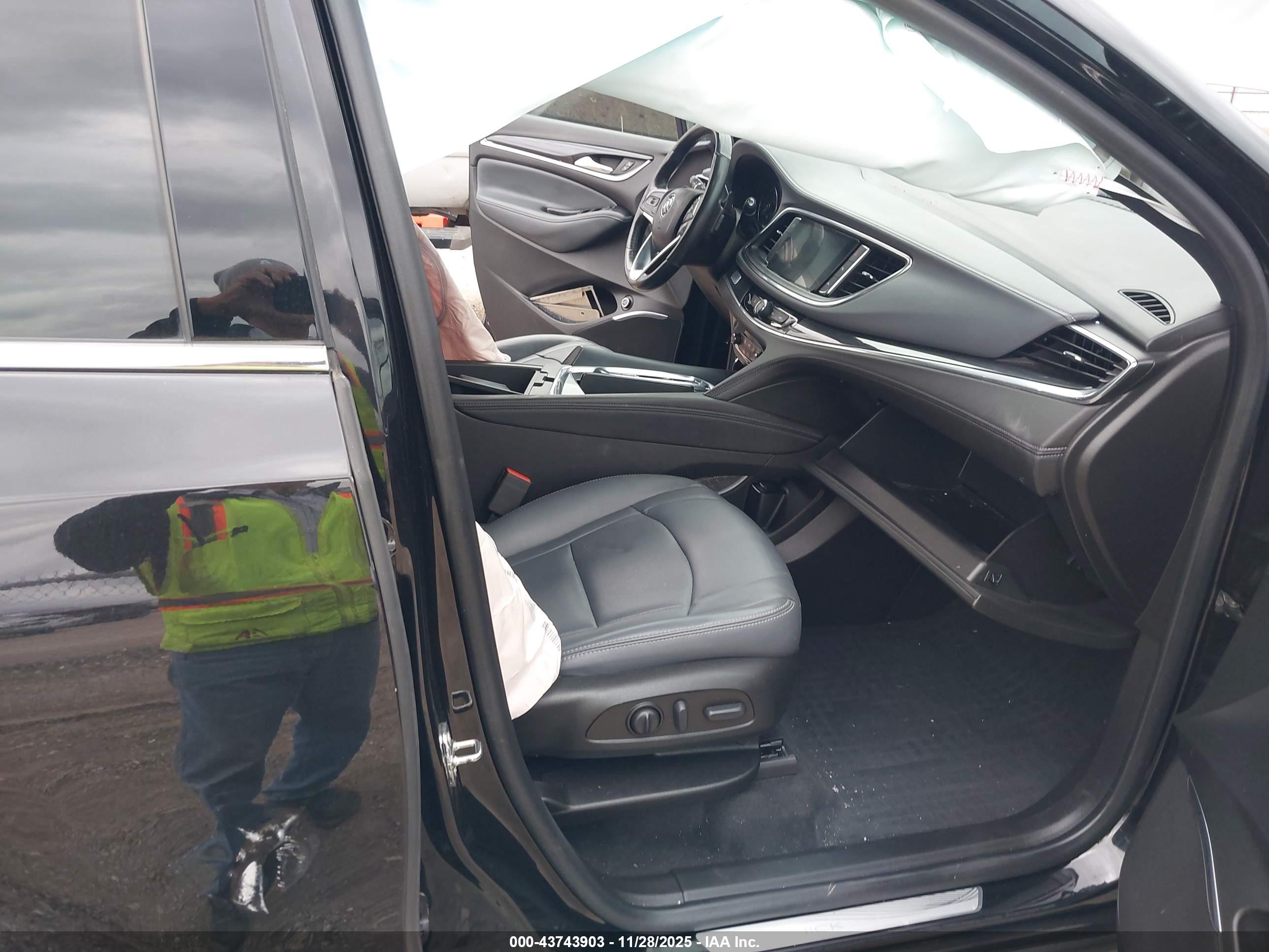 BUICK ENCLAVE image 5