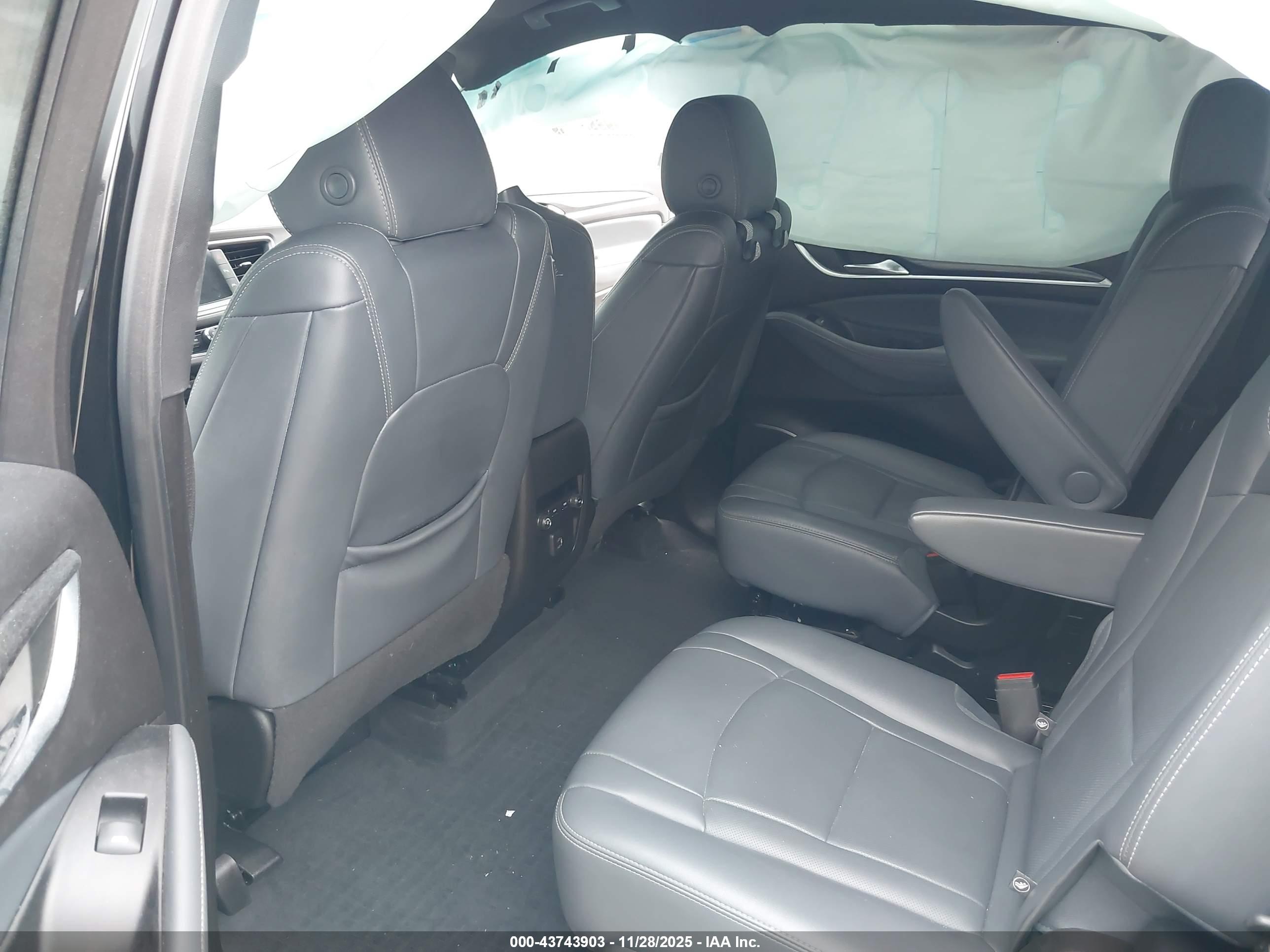 BUICK ENCLAVE image 8