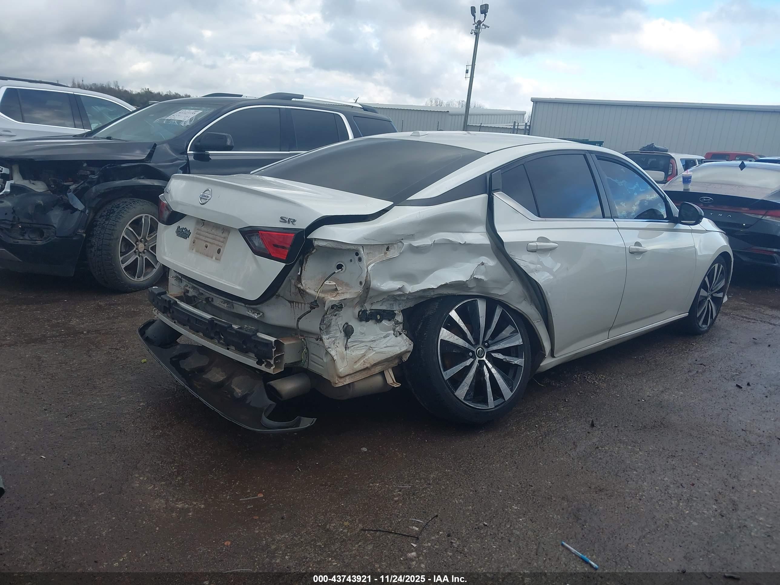 NISSAN ALTIMA image 4