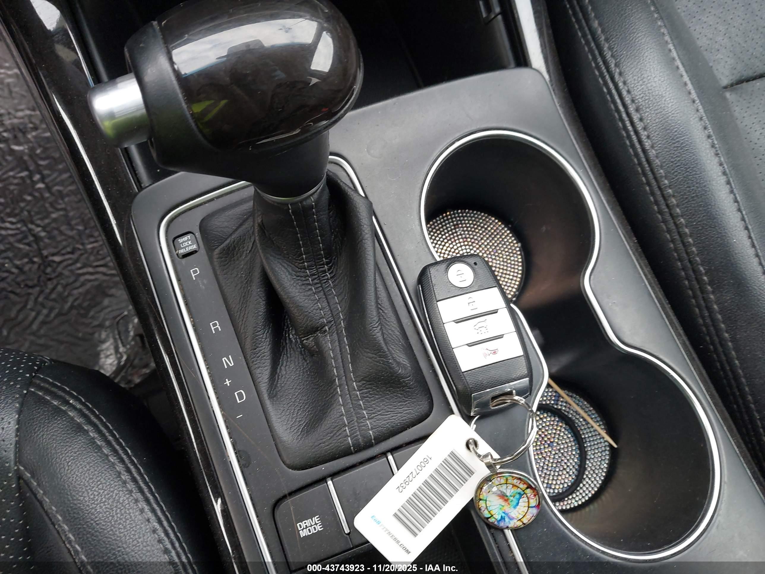 KIA SORENTO image 11