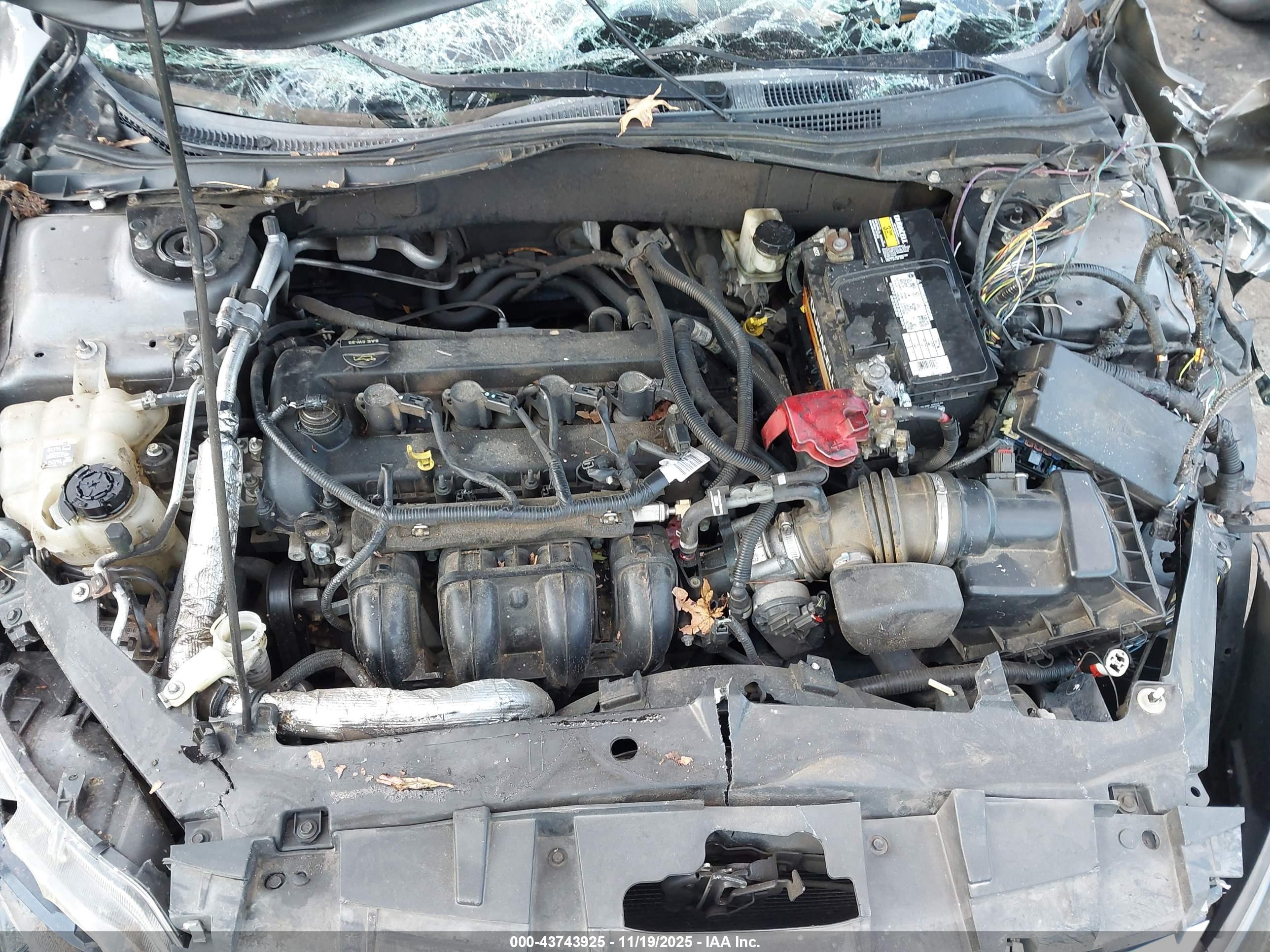 FORD FUSION image 10