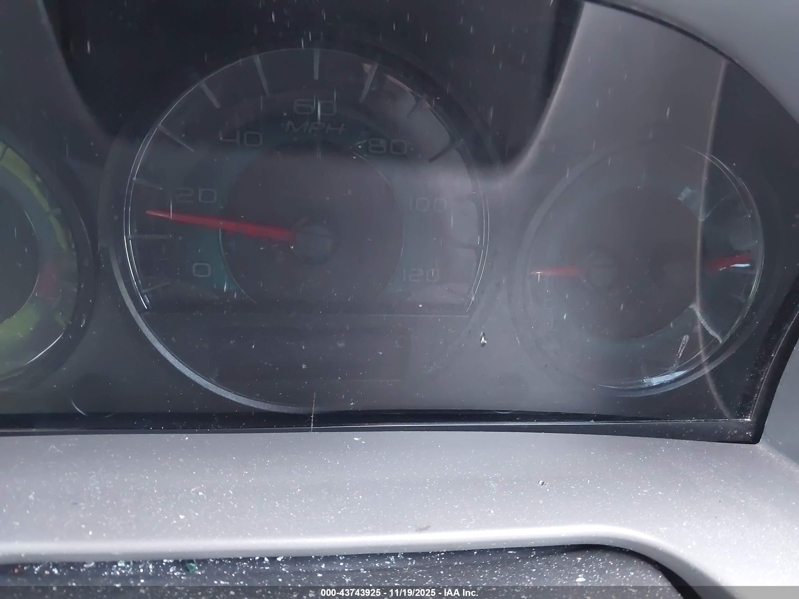 FORD FUSION image 7