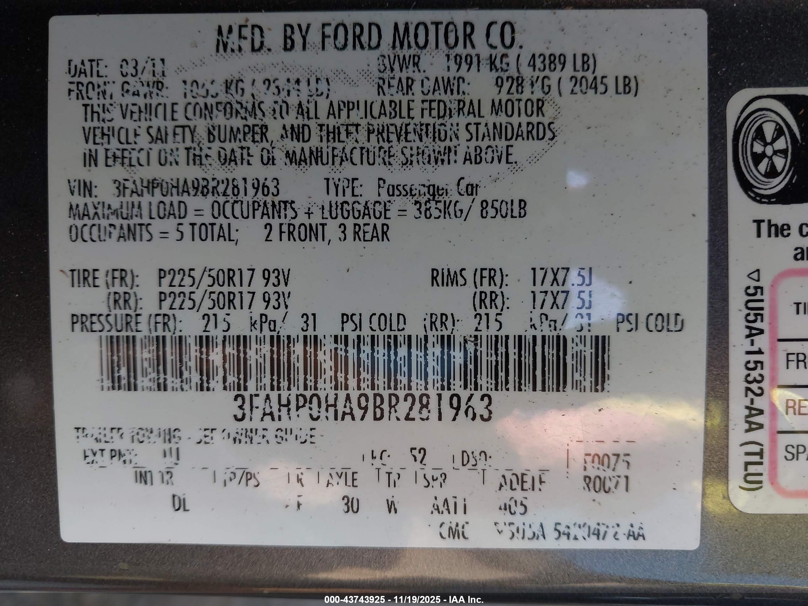 FORD FUSION image 9