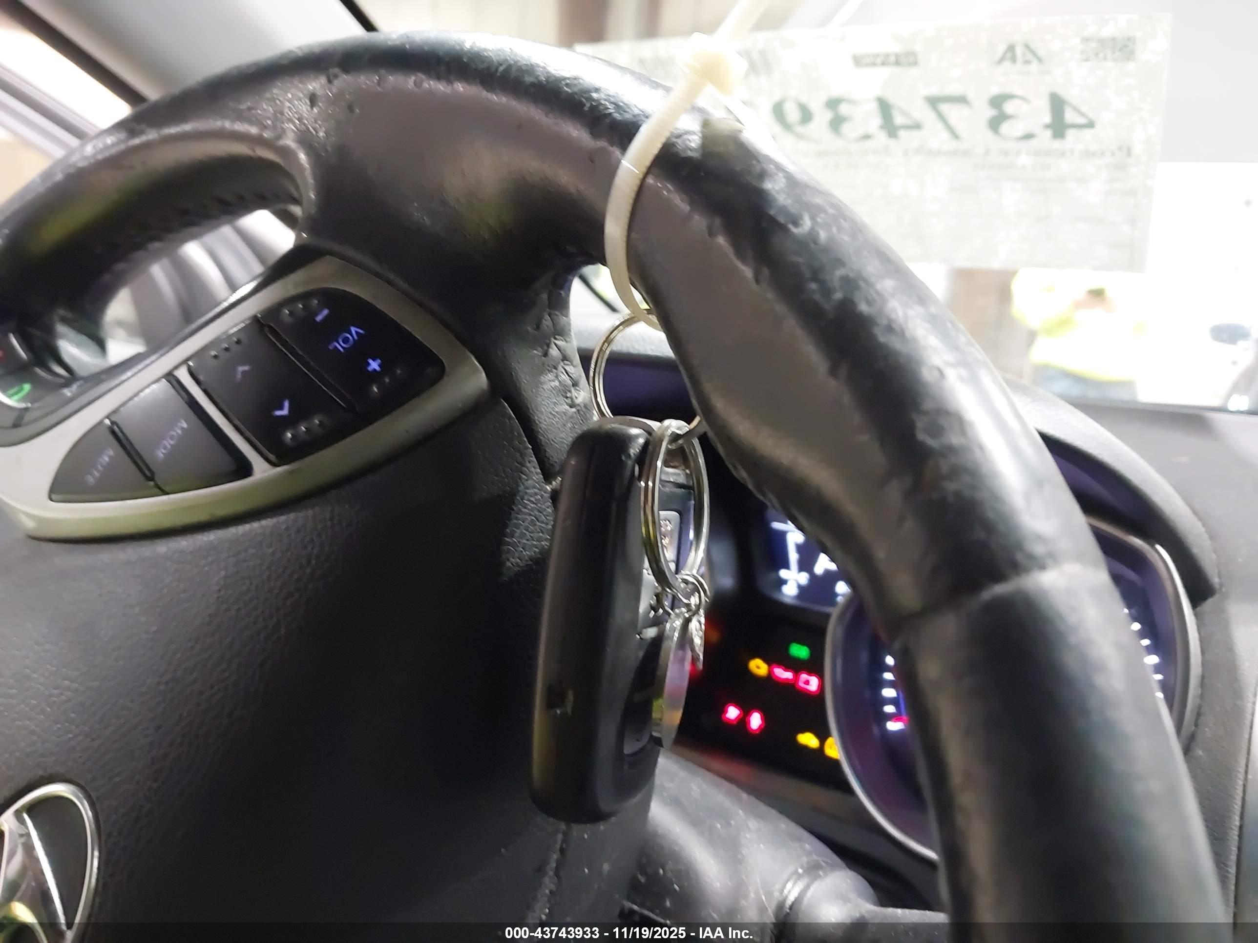 HYUNDAI ELANTRA image 11