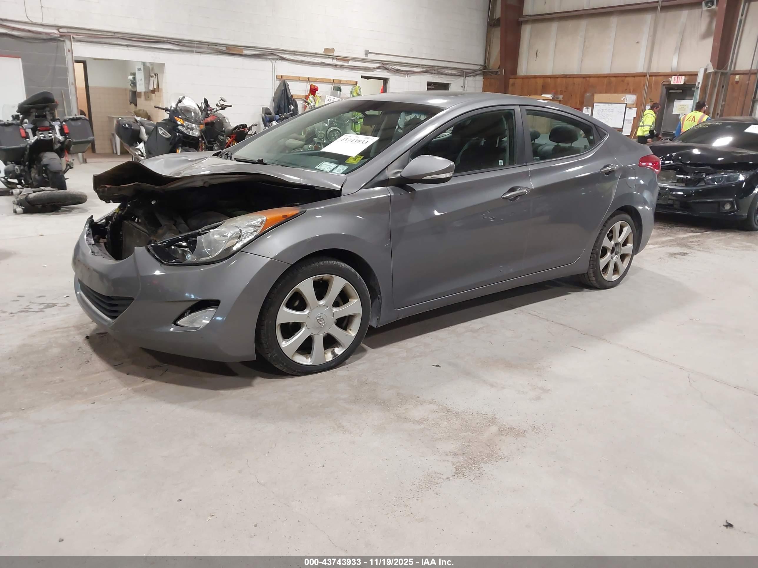 HYUNDAI ELANTRA image 2