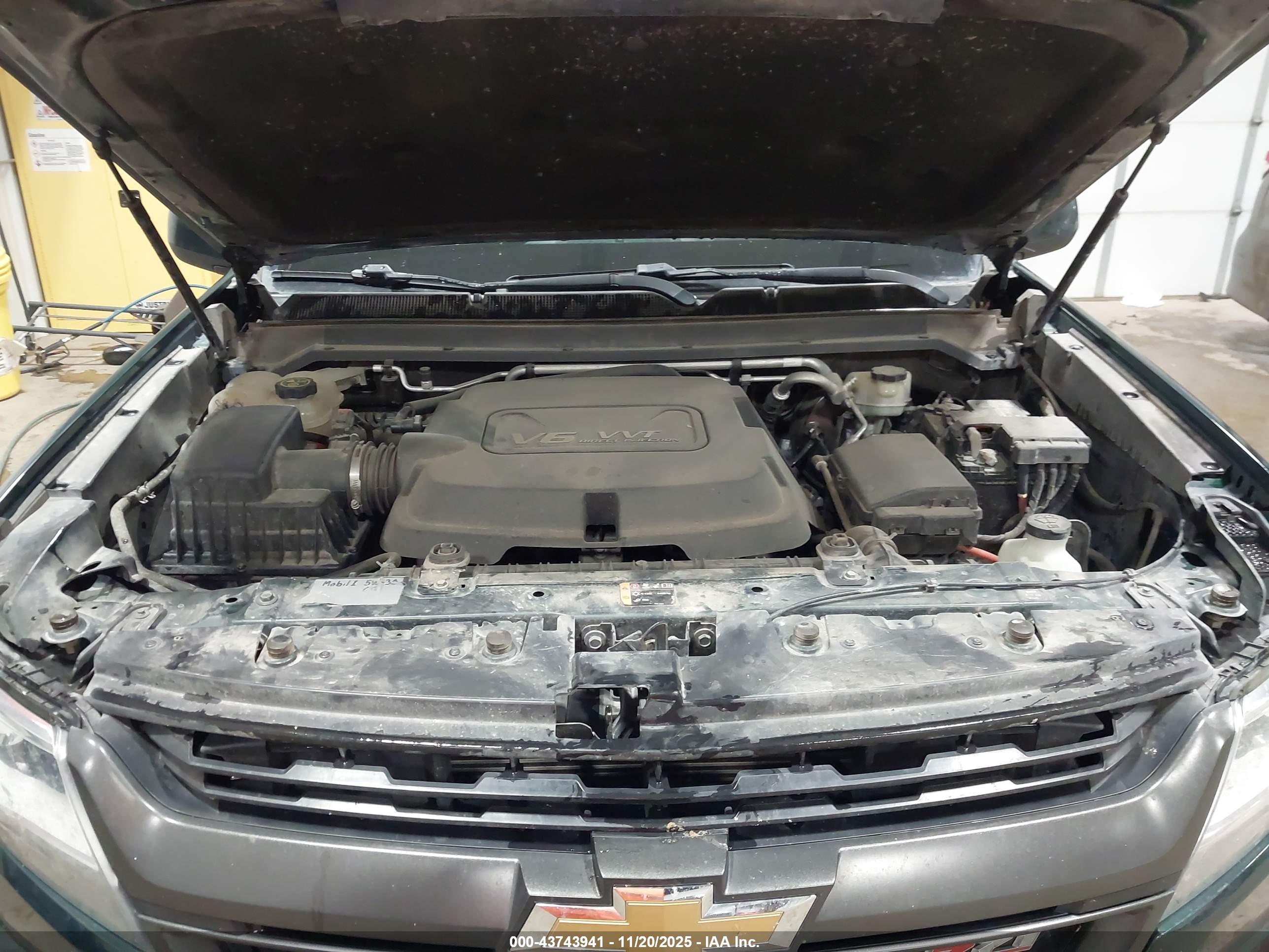 CHEVROLET COLORADO image 10