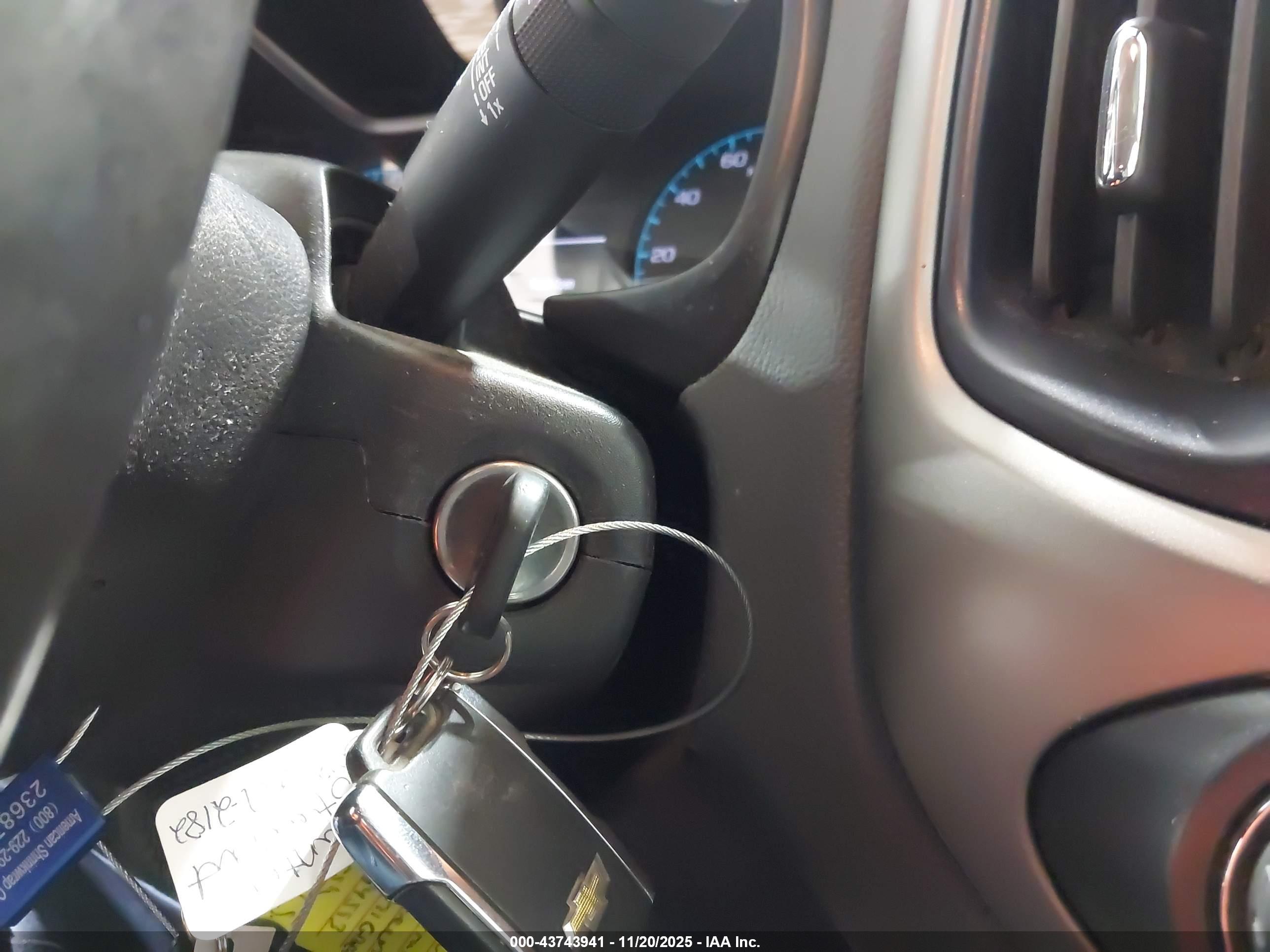 CHEVROLET COLORADO image 11