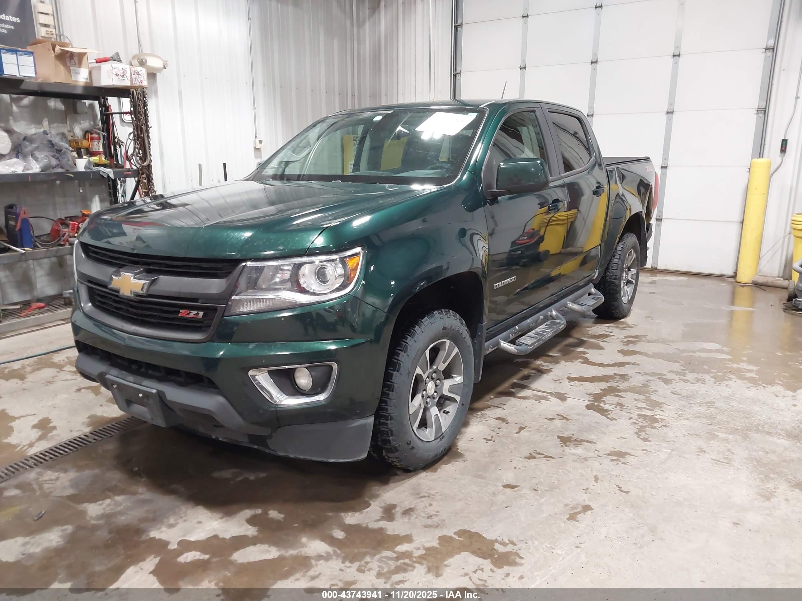 CHEVROLET COLORADO image 2