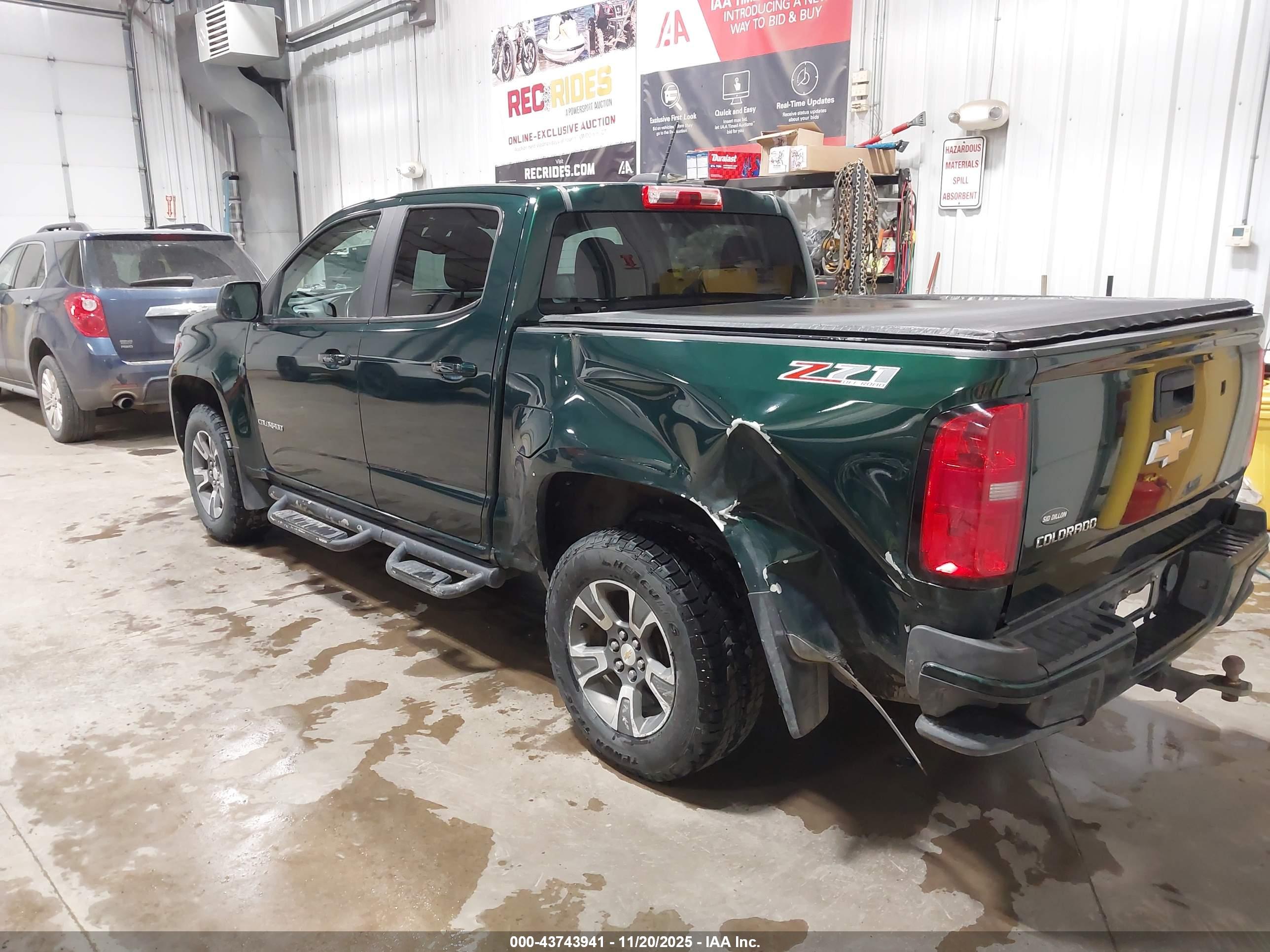 CHEVROLET COLORADO image 3