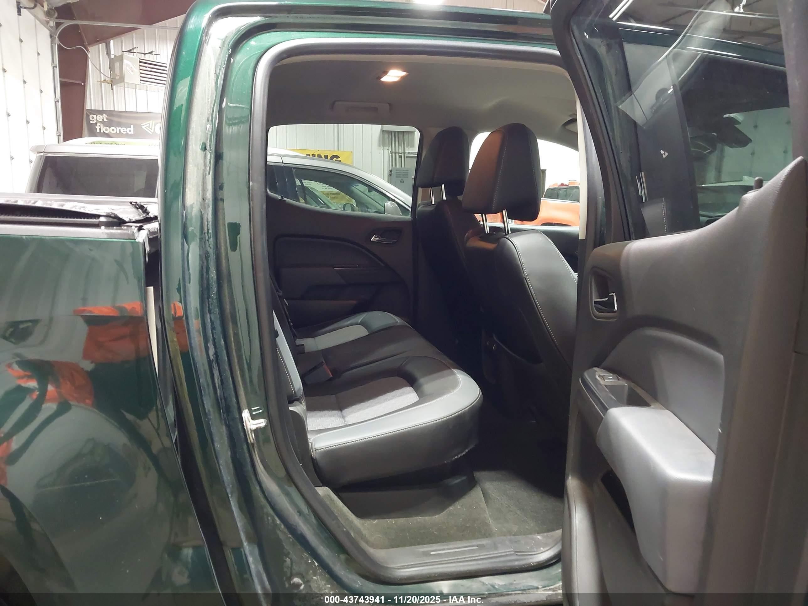 CHEVROLET COLORADO image 8