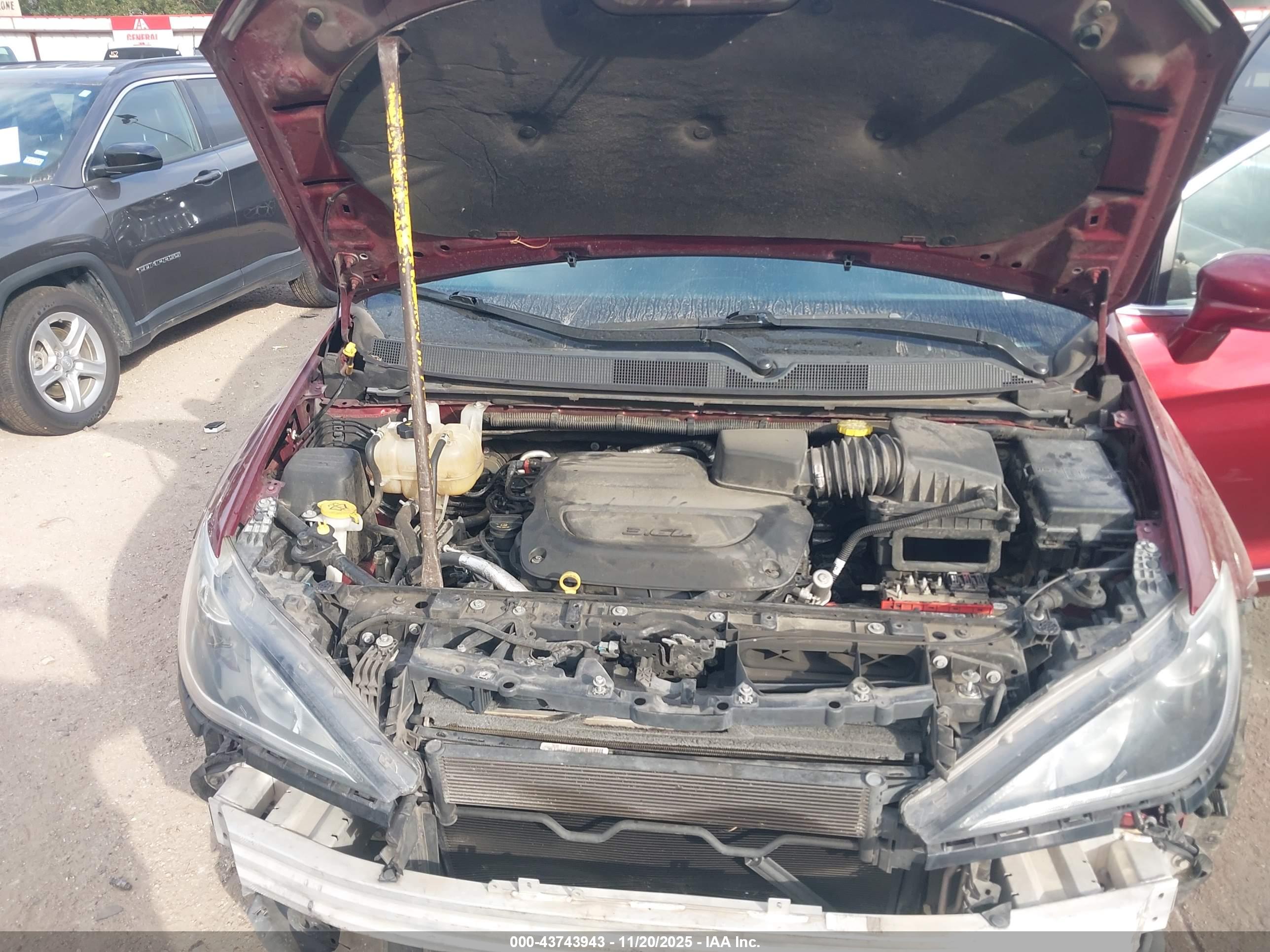 CHRYSLER PACIFICA image 10