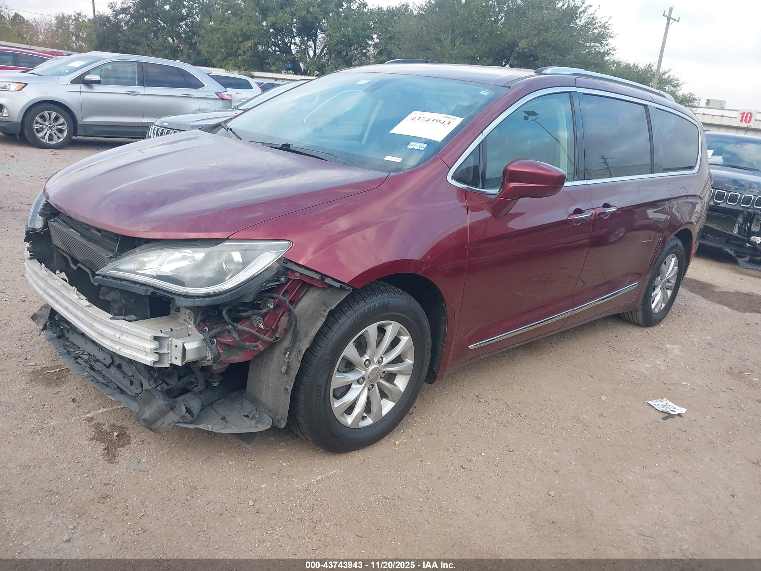 CHRYSLER PACIFICA image 2