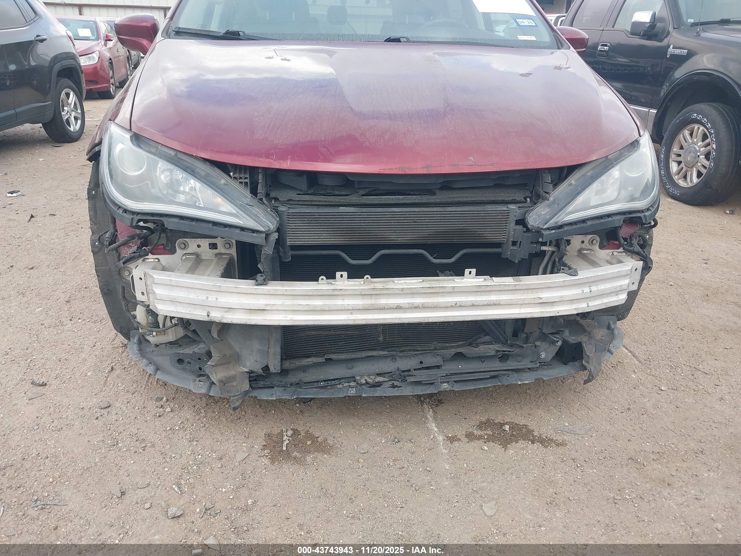CHRYSLER PACIFICA image 6