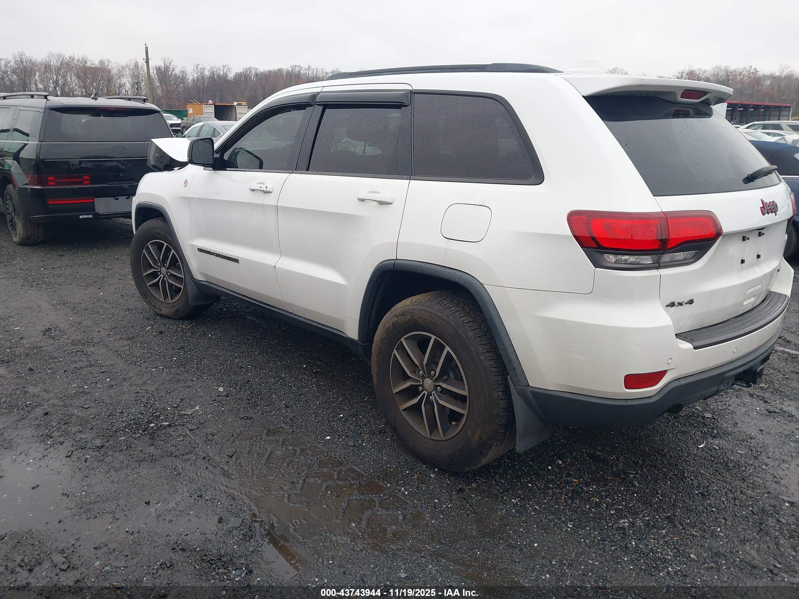 JEEP GRAND image 3