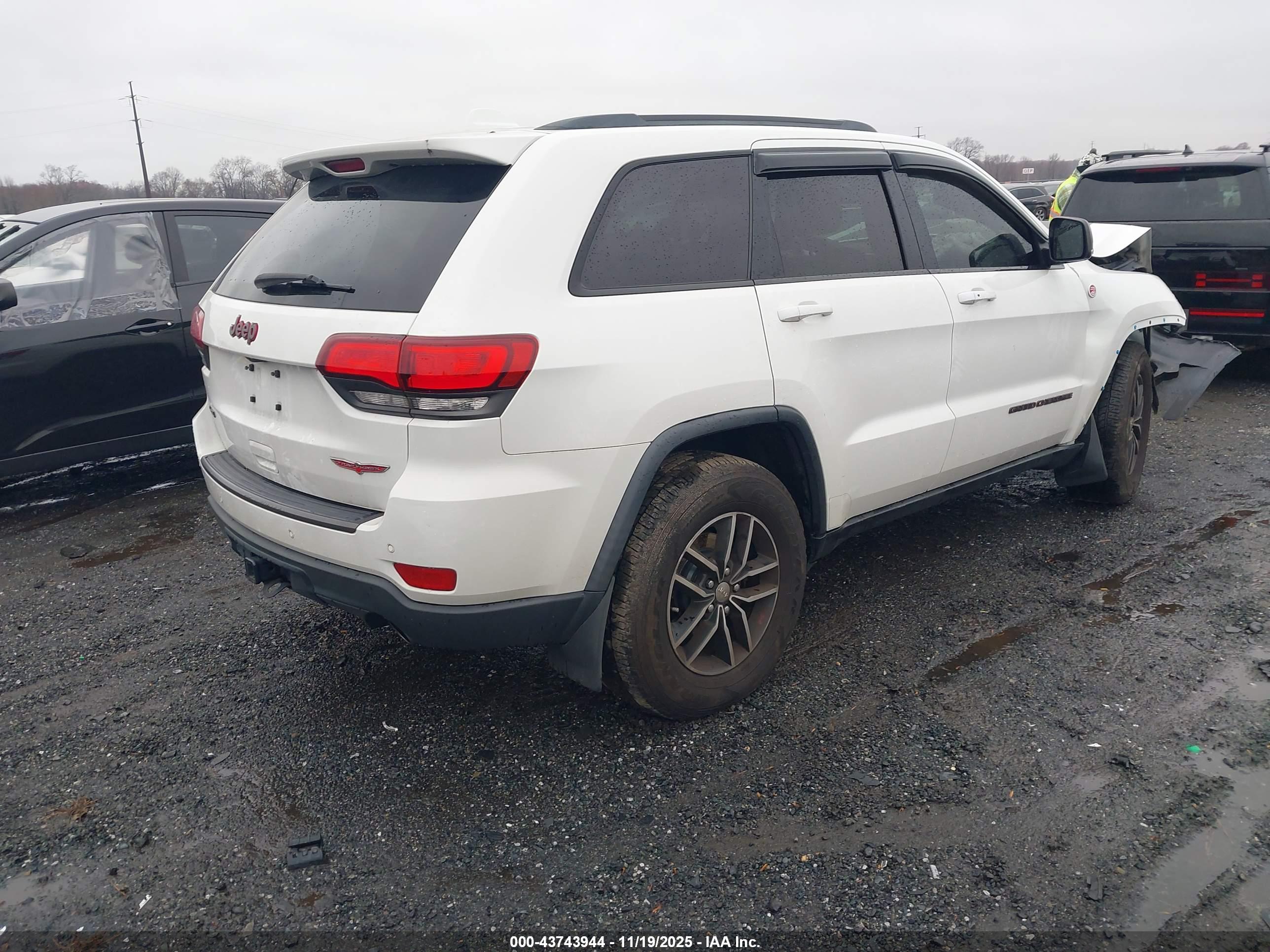 JEEP GRAND image 4