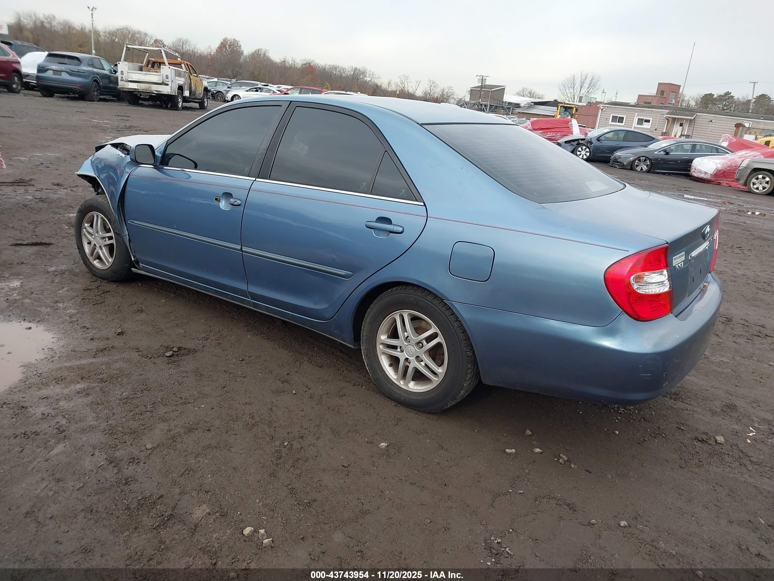 TOYOTA CAMRY image 3