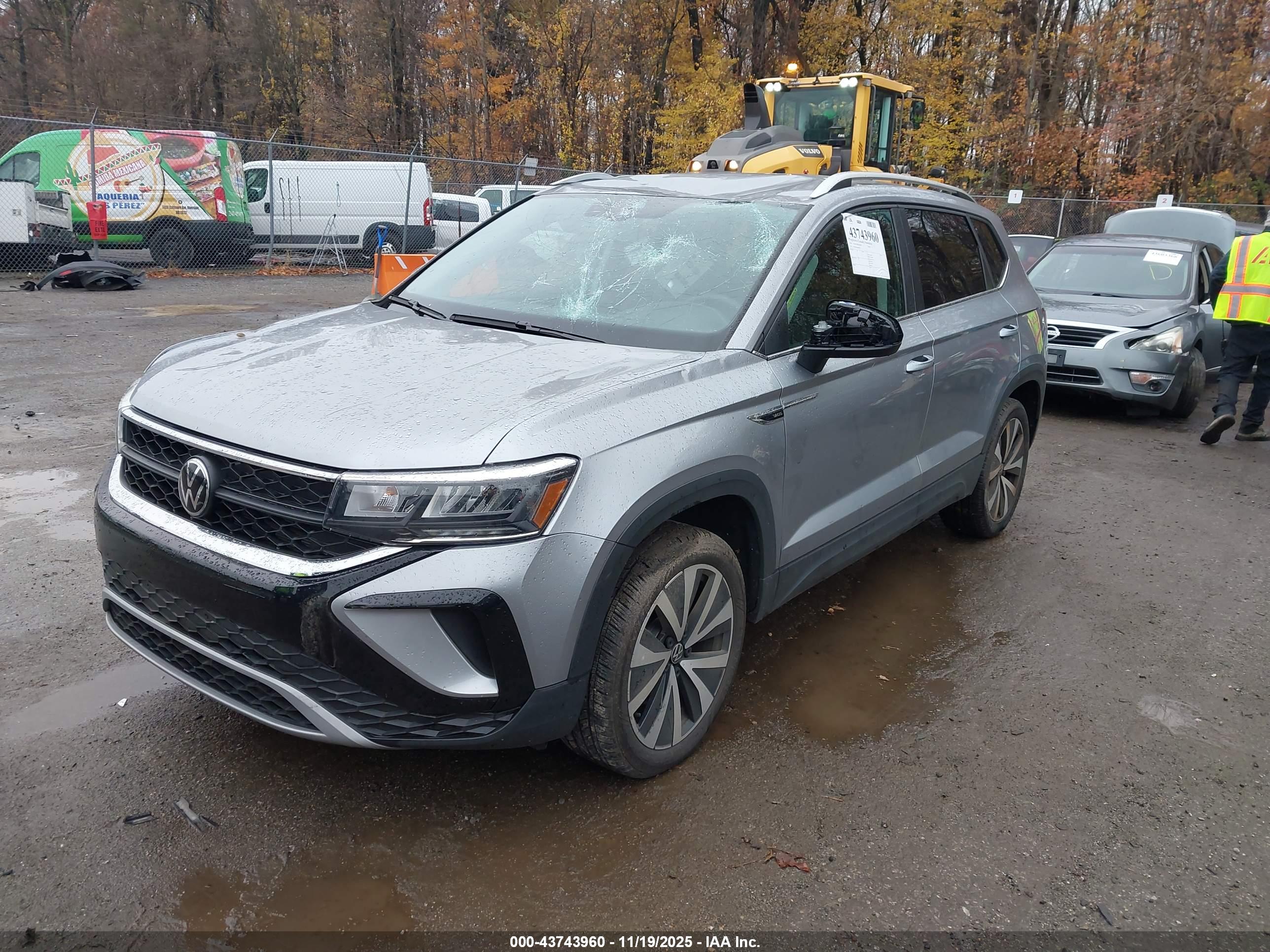 VOLKSWAGEN TAOS image 2