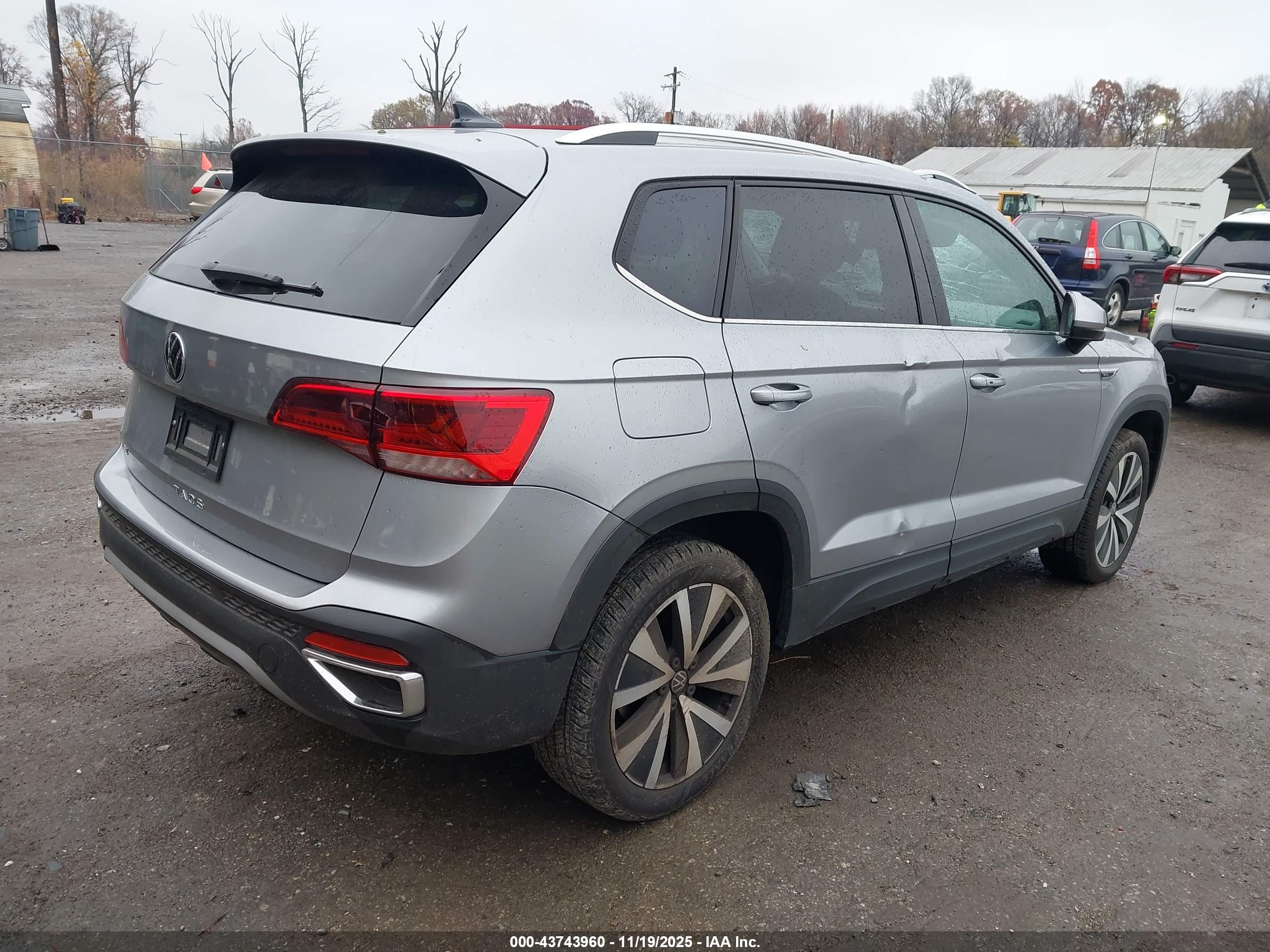 VOLKSWAGEN TAOS image 4