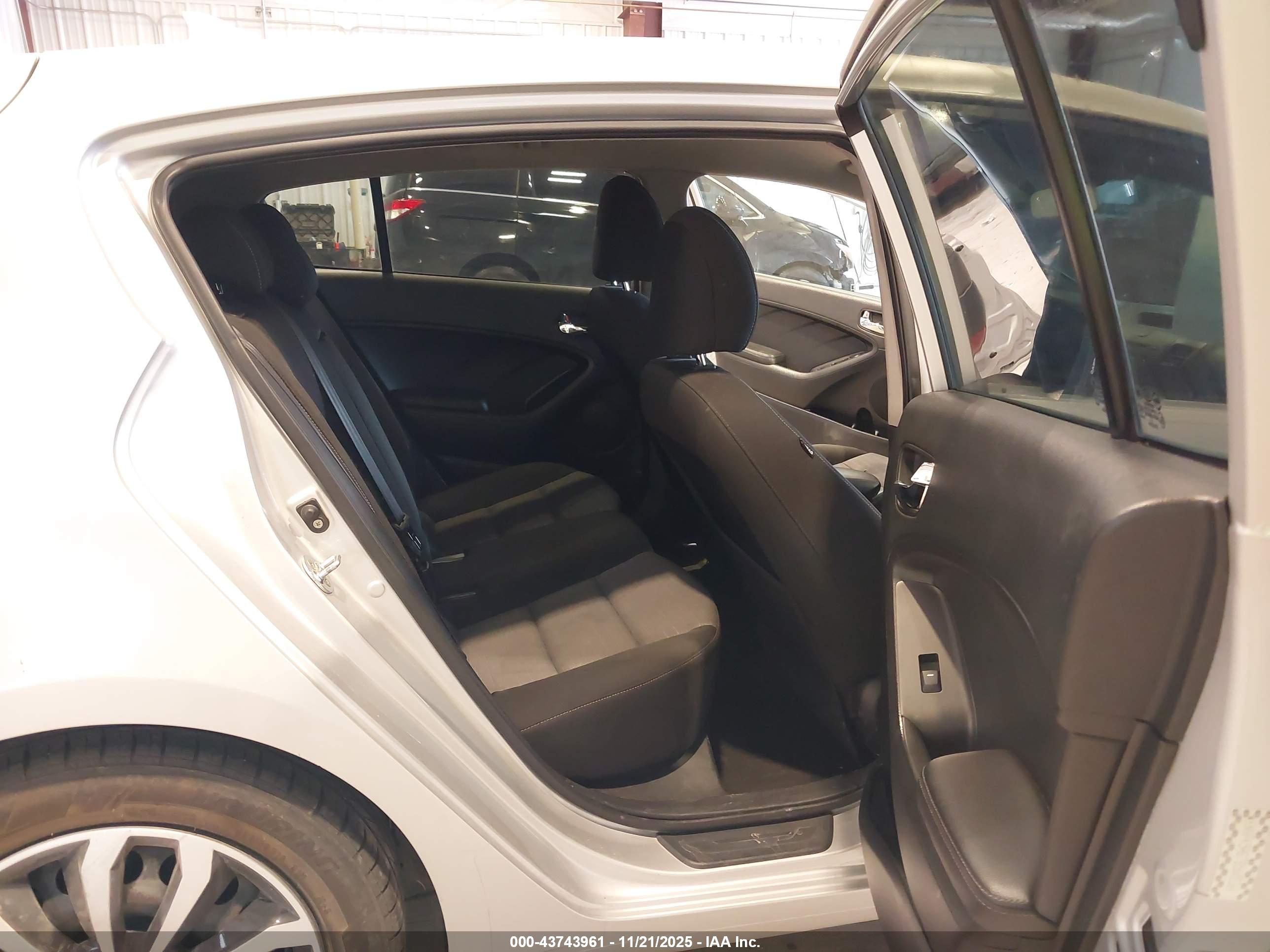 KIA FORTE image 8