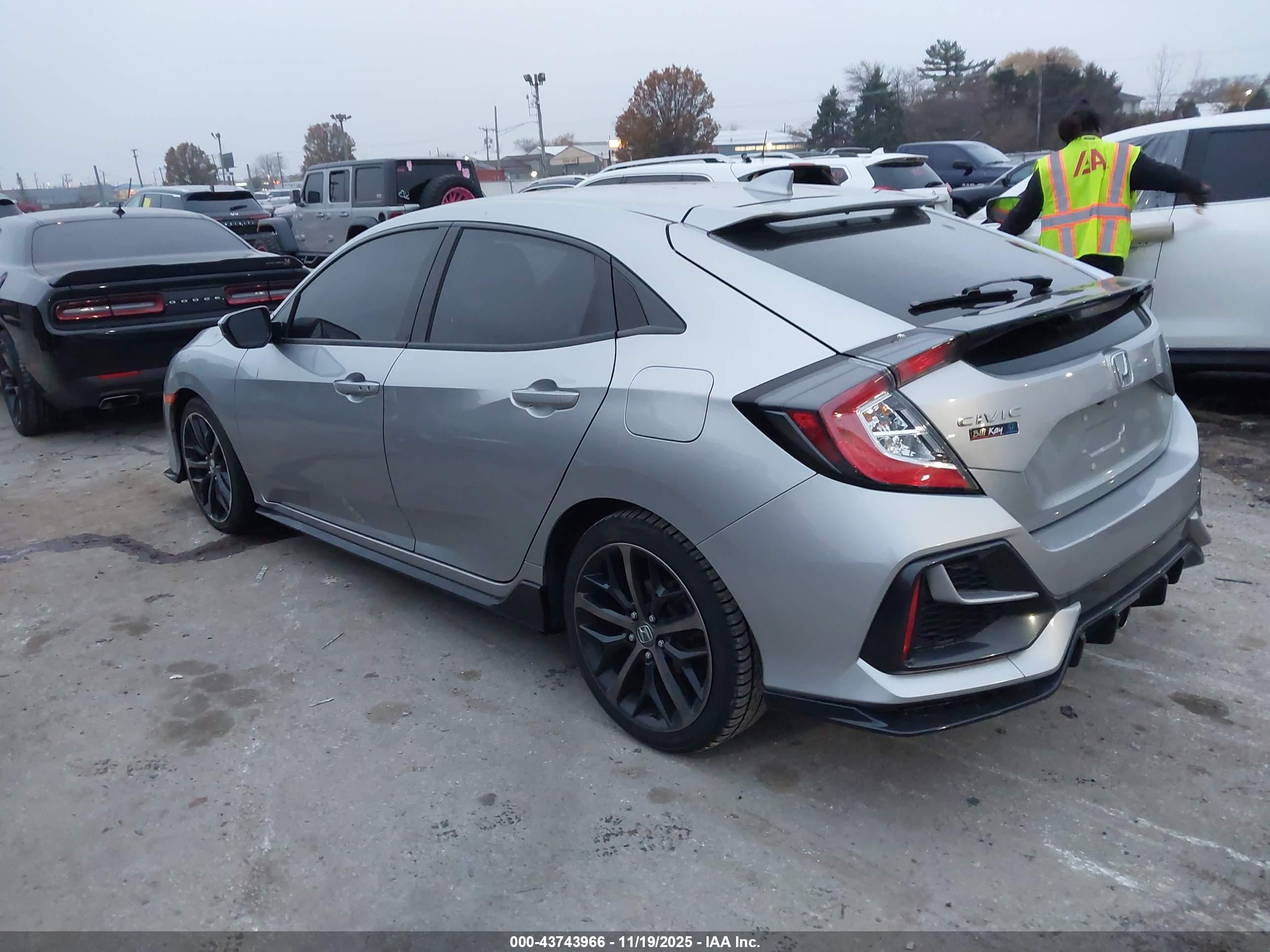 HONDA CIVIC image 3